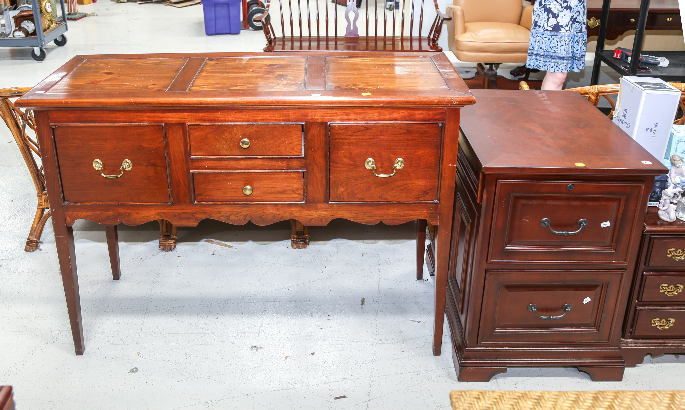 TWO PIECES OF COLONIAL STYLE CHERRY 2ea9f4