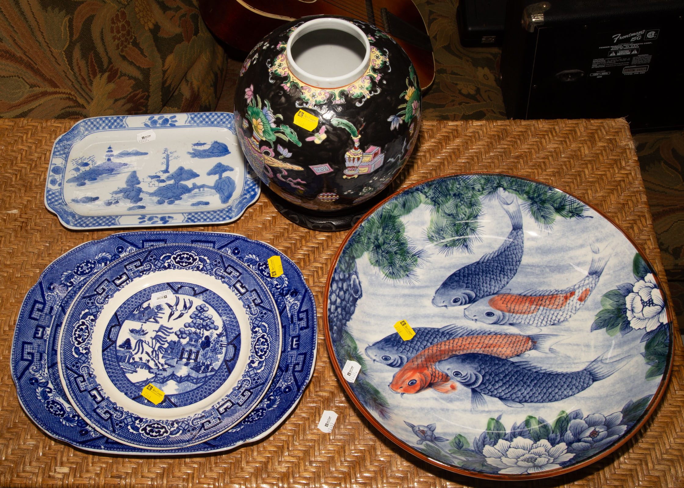 FIVE PIECES OF ASIAN STYLE POTTERY