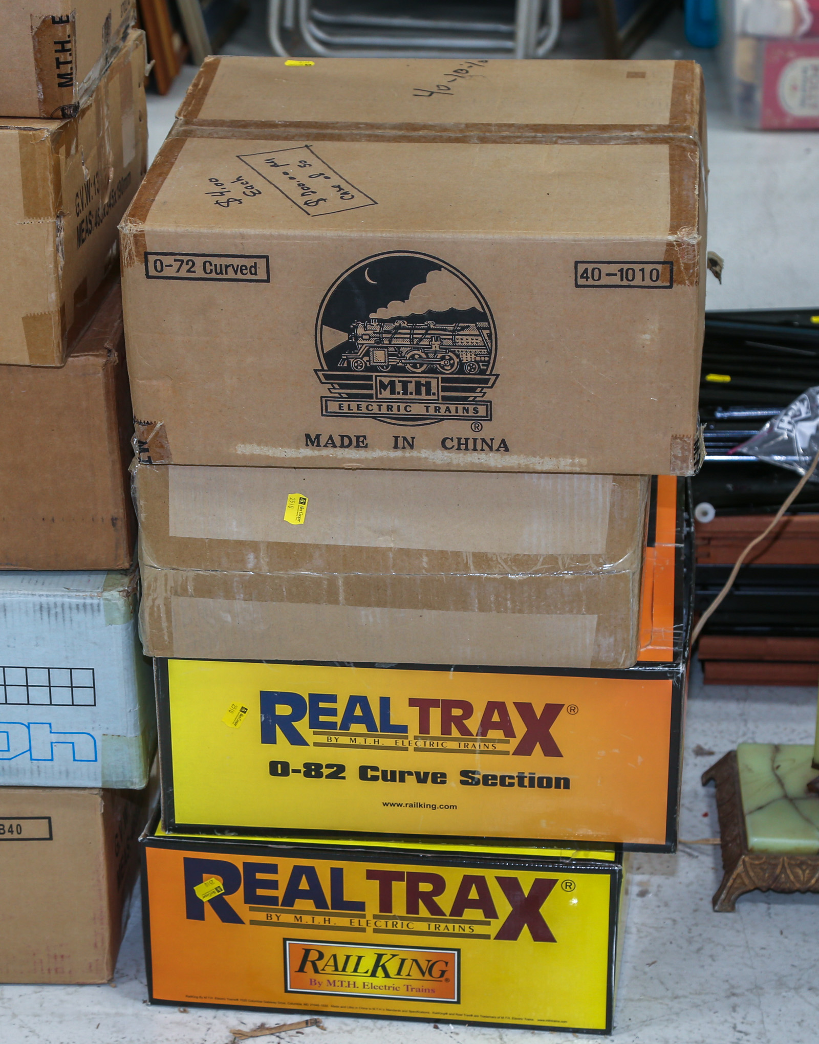 FOUR BOXES OF MTH O GAUGE TRACK 2eaae5