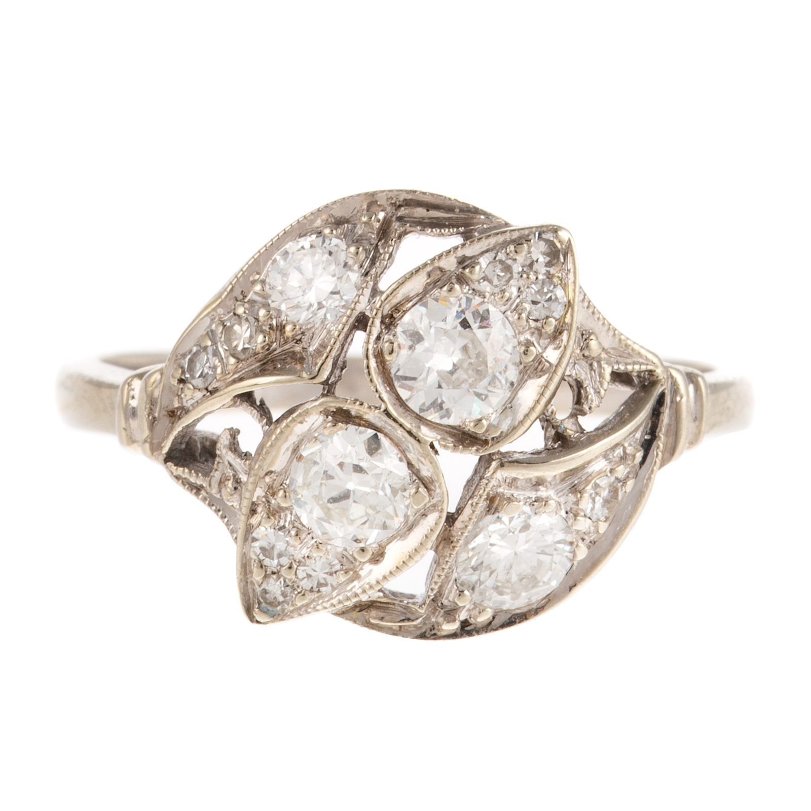 A VINTAGE DIAMOND RING IN 14K BY