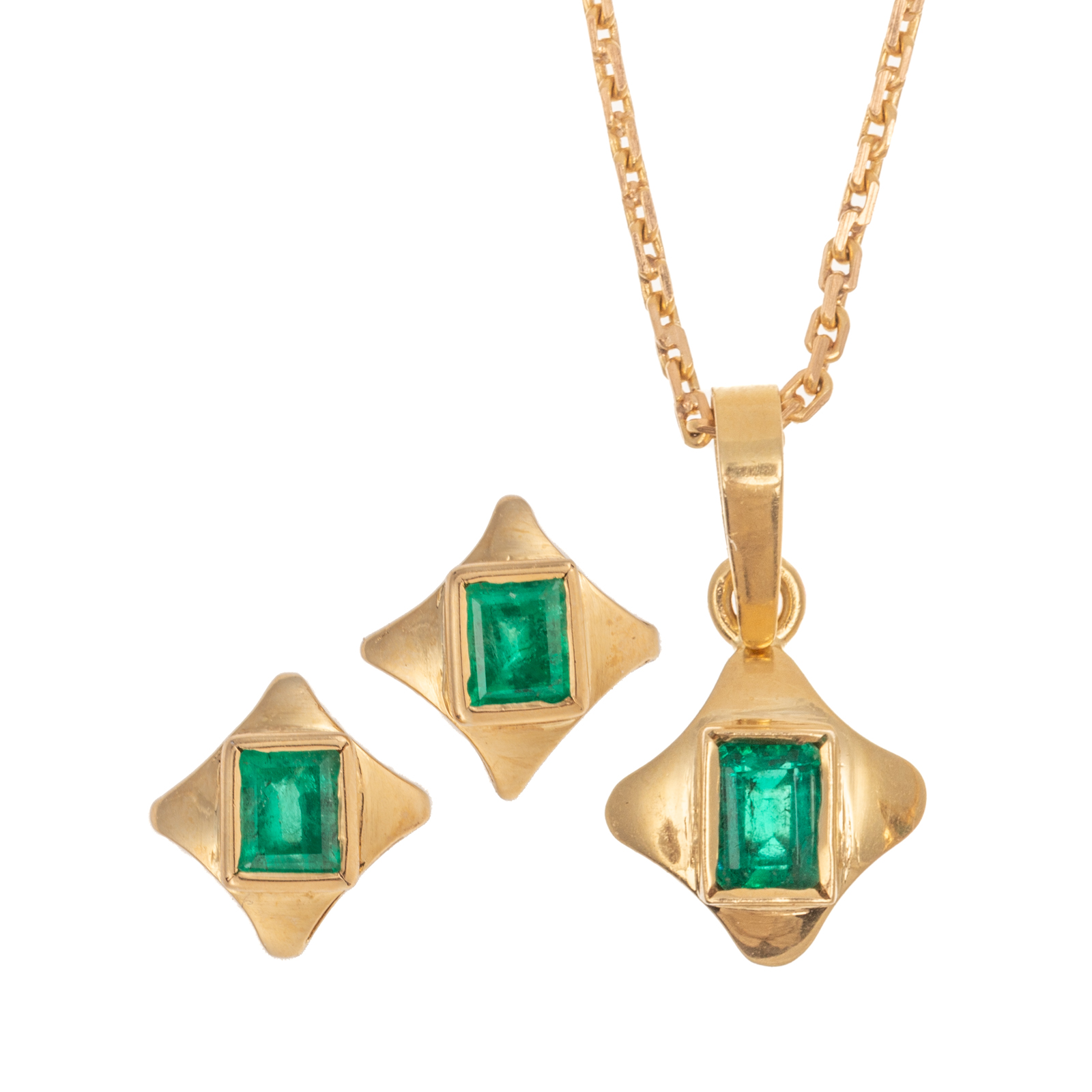 AN EMERALD EARRING PENDANT SET 2ead2f