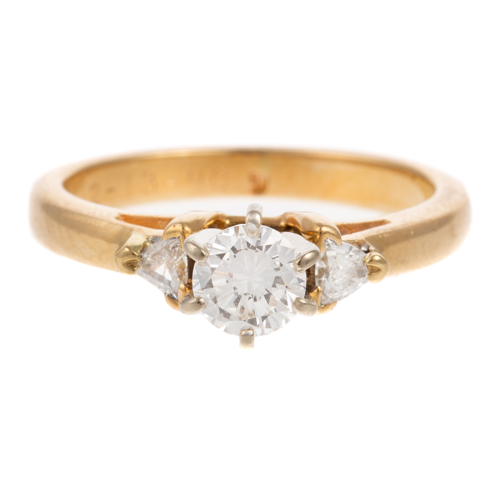 A CLASSIC DIAMOND ENGAGEMENT RING