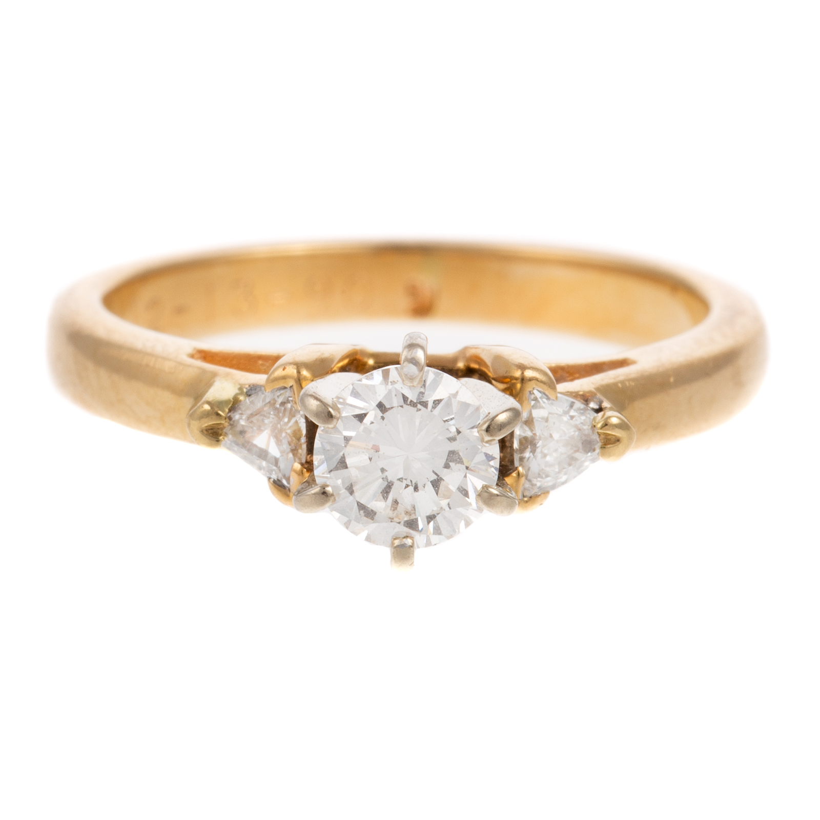 A CLASSIC DIAMOND ENGAGEMENT RING 2ead66