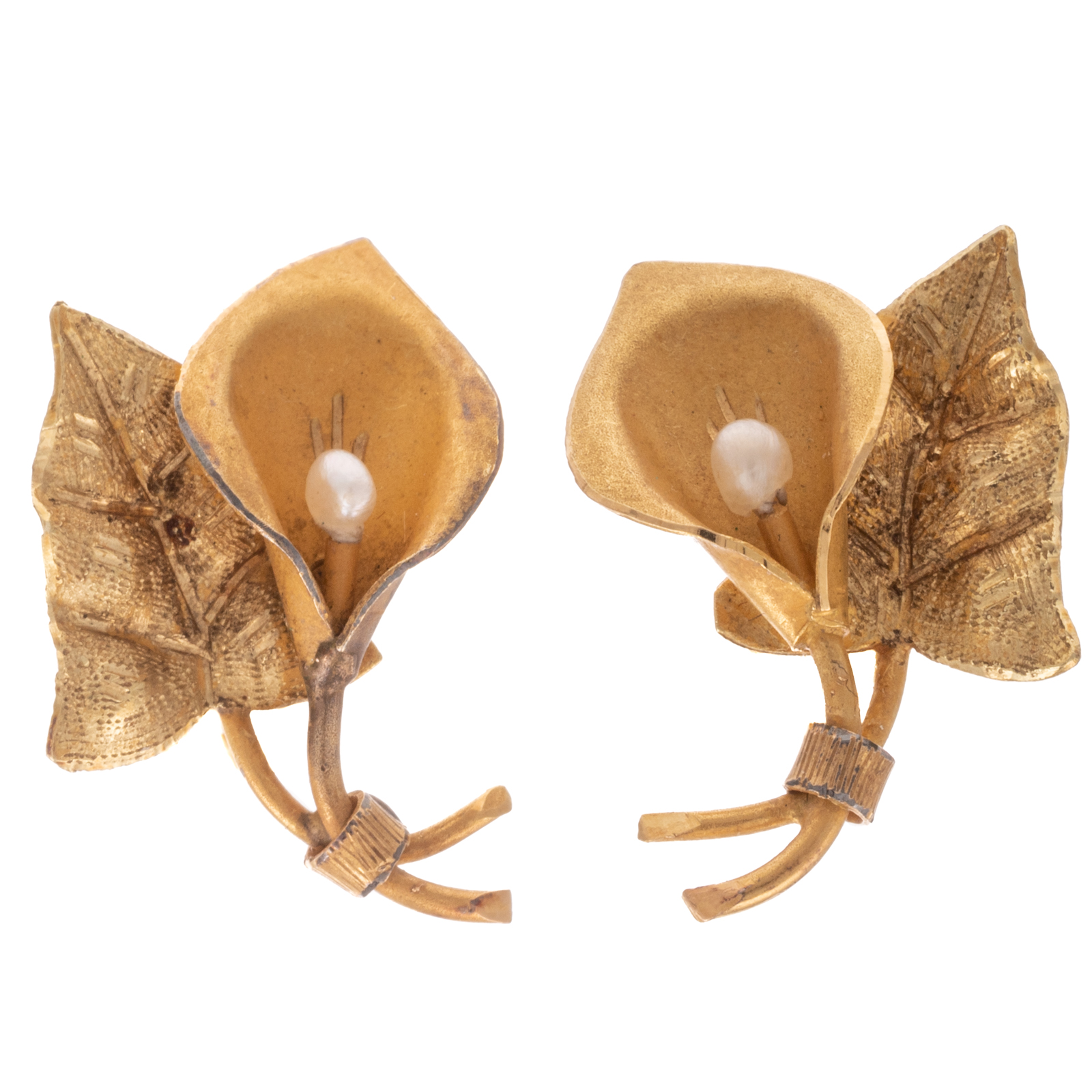 A PAIR OF CALLA LILY EARRINGS IN