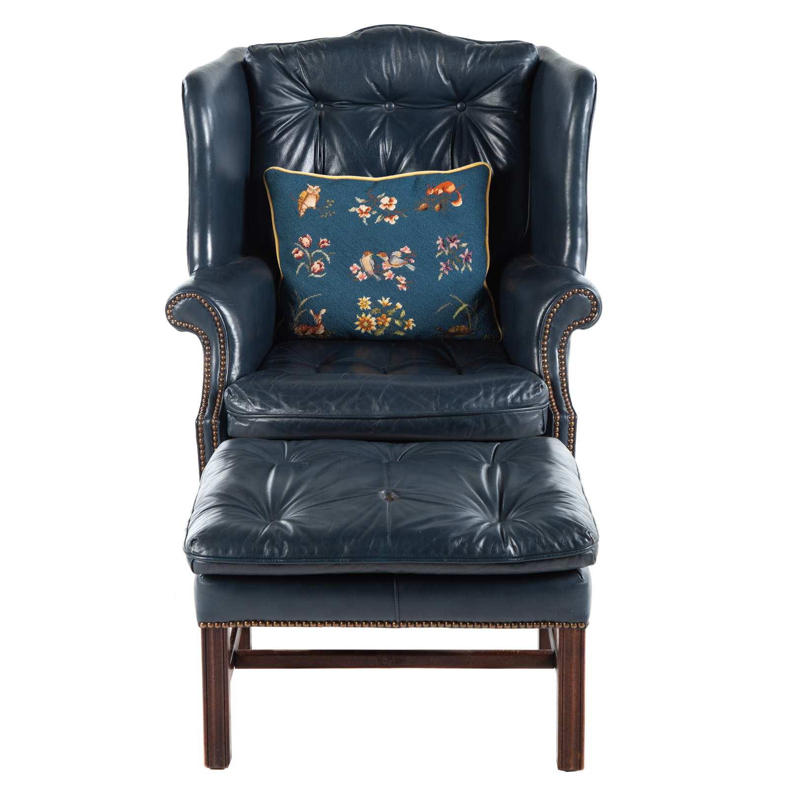 CLASSIC LEATHER TUFTED CHAIR  2eae96