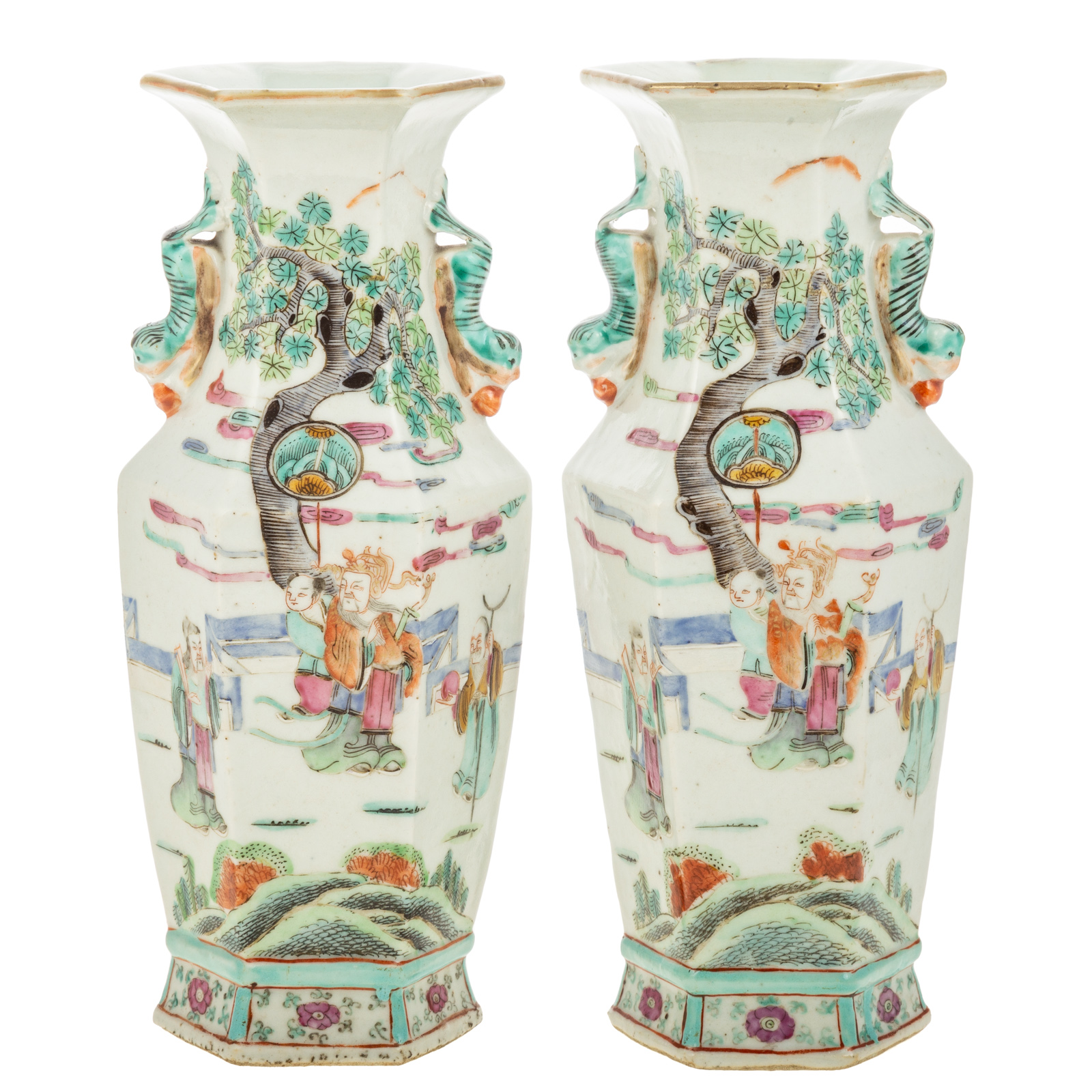 A PAIR OF CHINESE EXPORT PORCELAIN