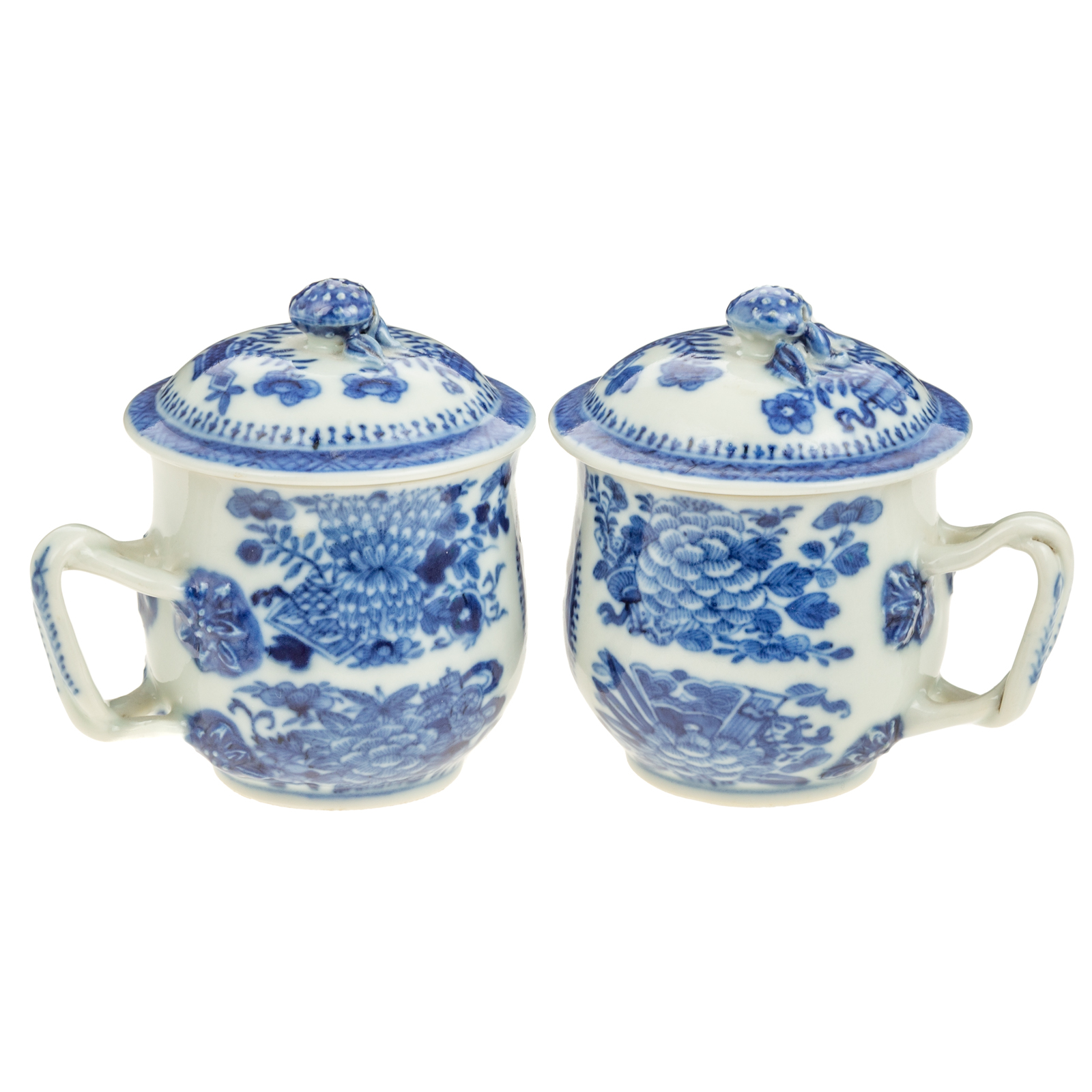 A PAIR OF CHINESE EXPORT BLUE FITZHUGH 2eaf4c