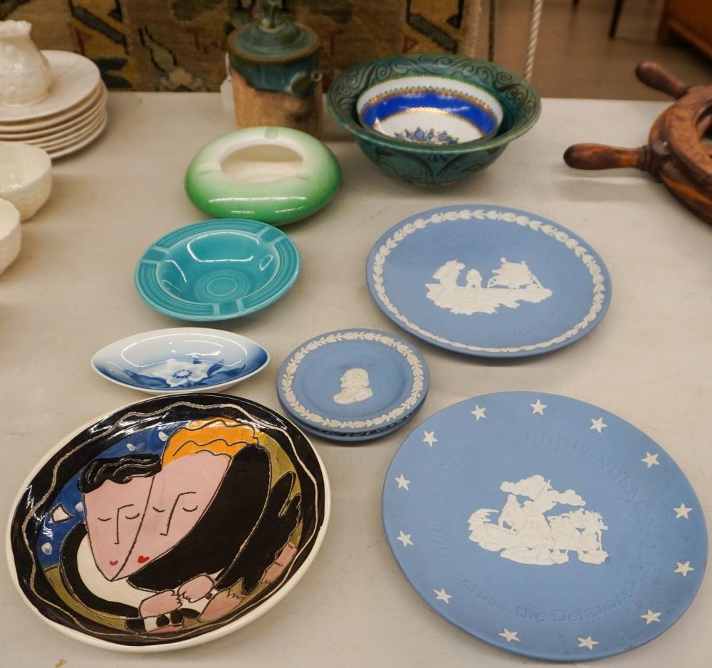 GROUP OF ASSORTED CERAMIC TABLE