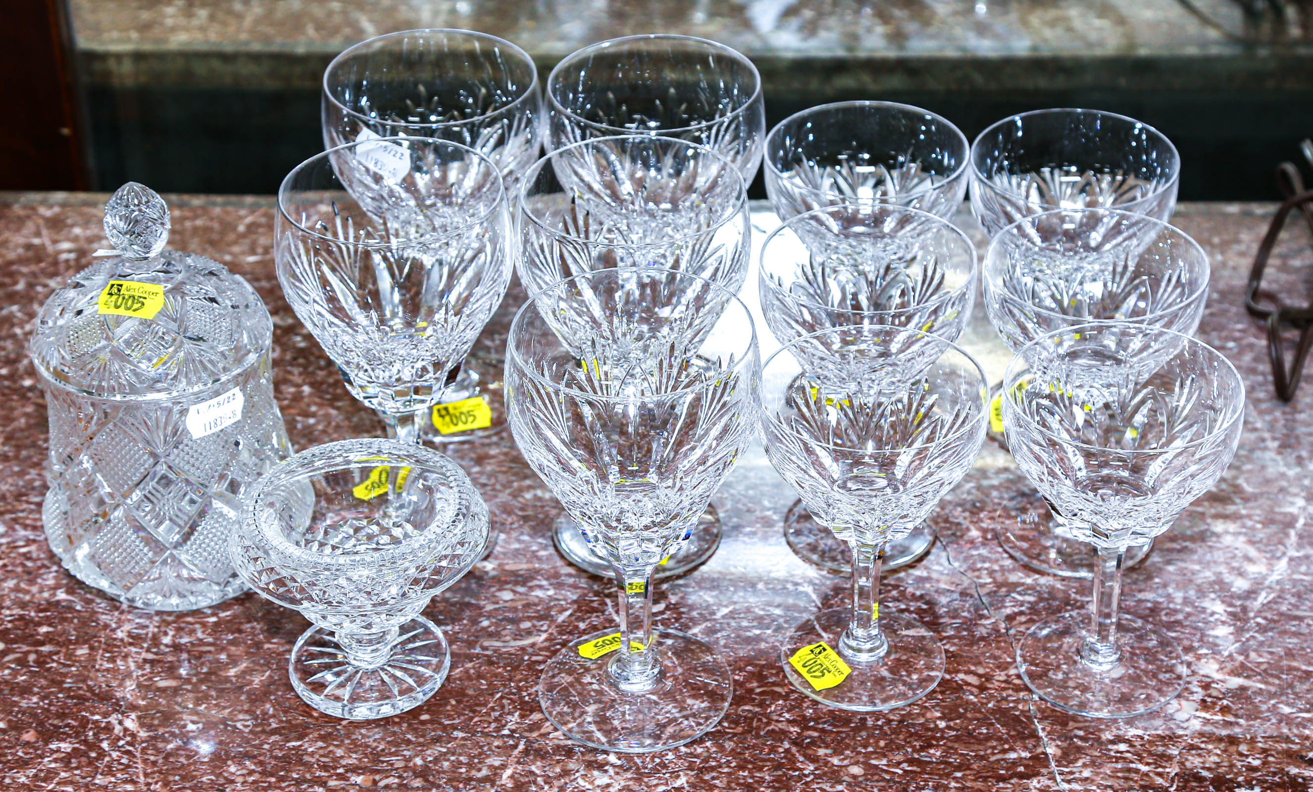 GROUP OF ASSORTED GLASSWARE, INCLUDING