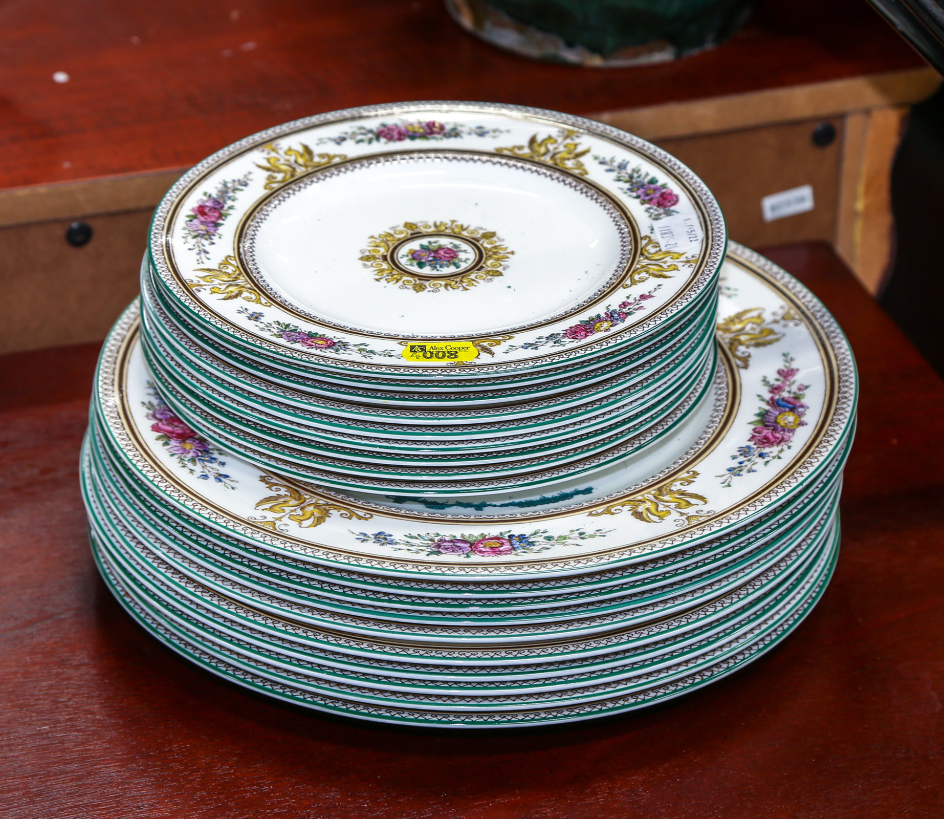 19 WEDGWOOD PLATES IN THE COLUMBIA