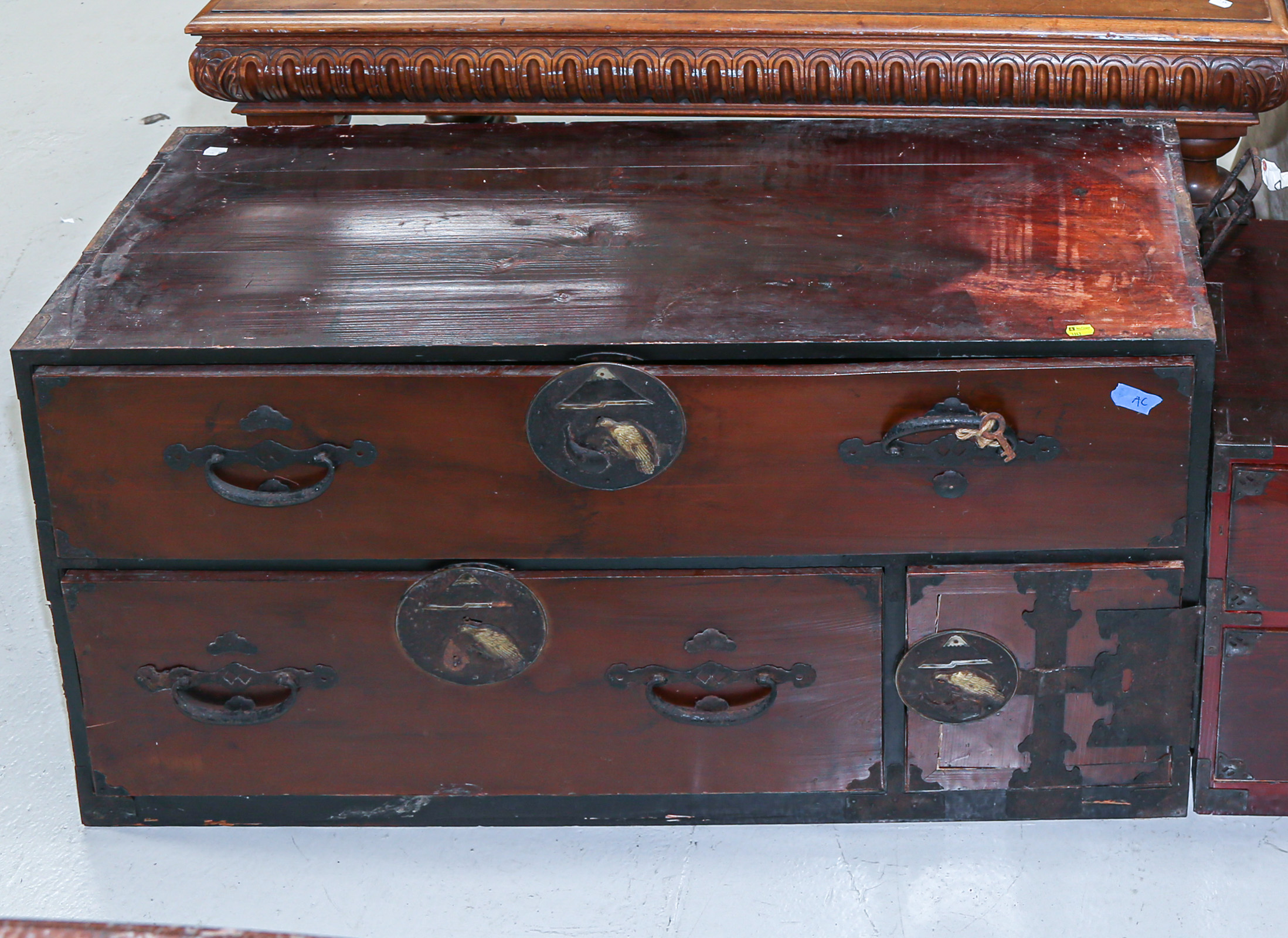 JAPANESE LACQUERED PINE LOW CHEST 2e8b52