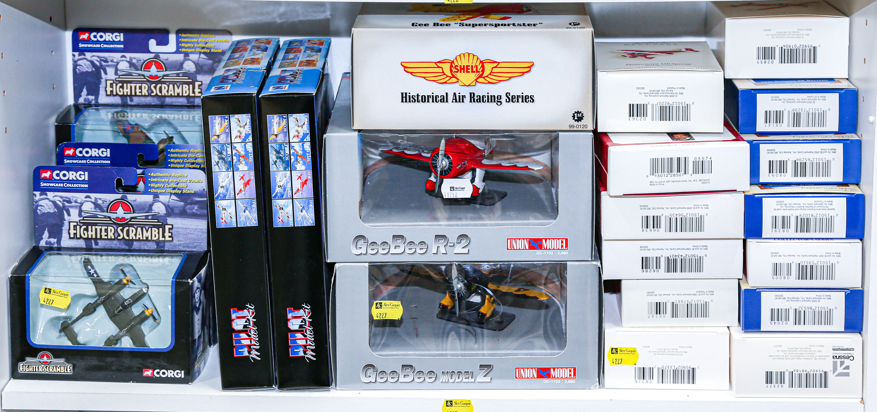 GROUP OF DIE-CAST MILITARY AIRPLANES