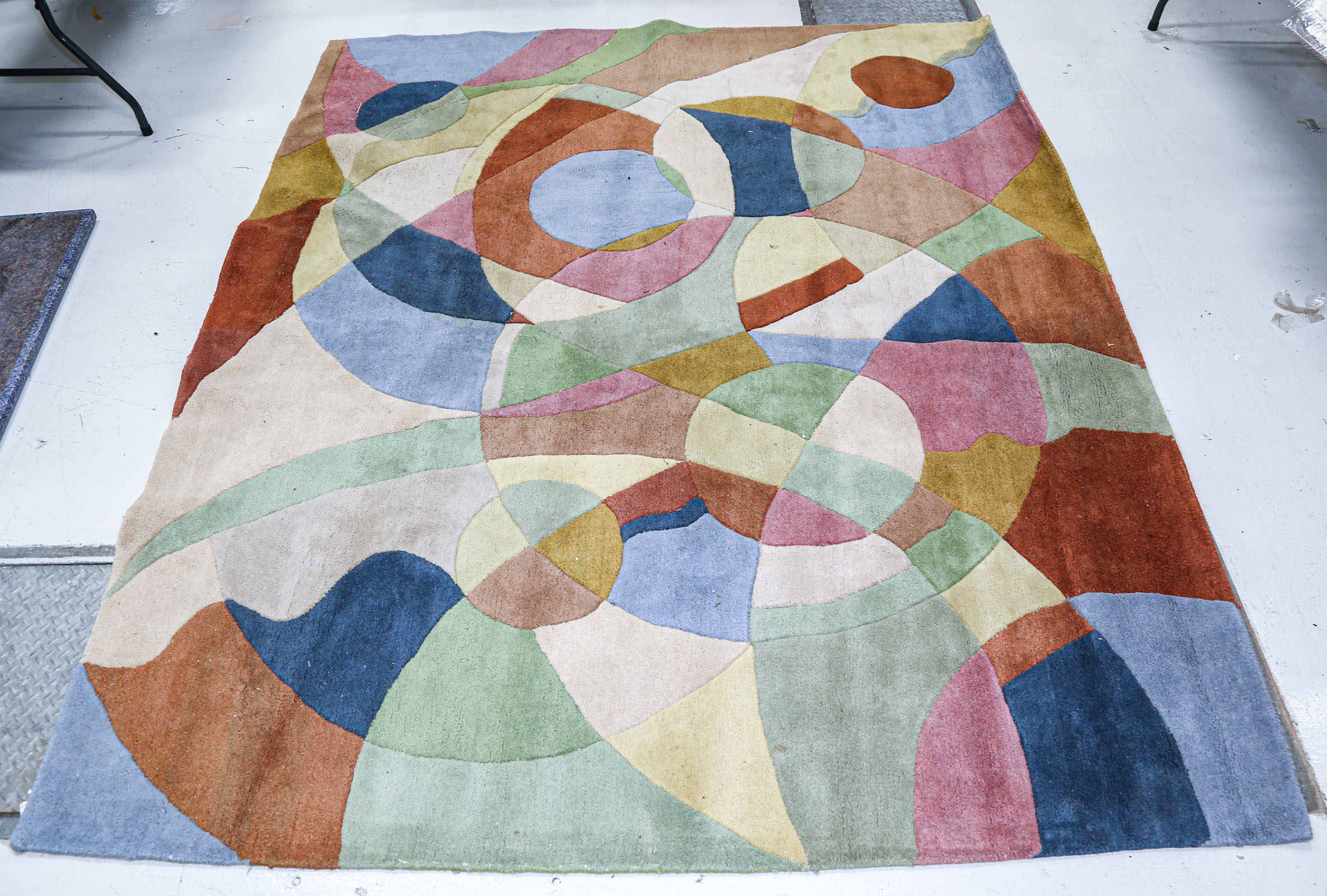 MULTICOLOR TUFTED RUG, 4.9 X 9.6