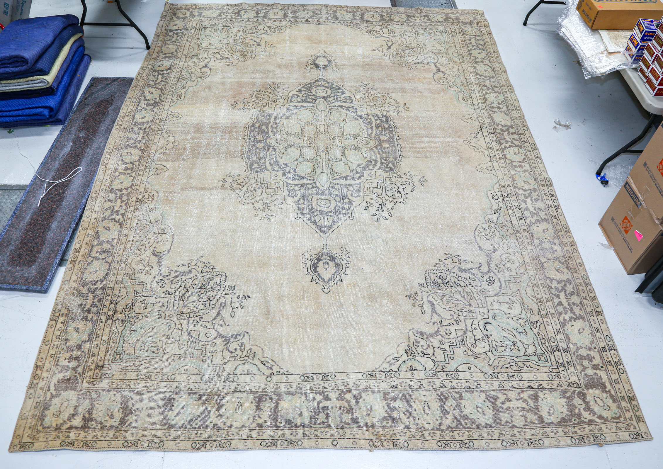 PERSIAN DESIGN CARPET, 10 X 13.6