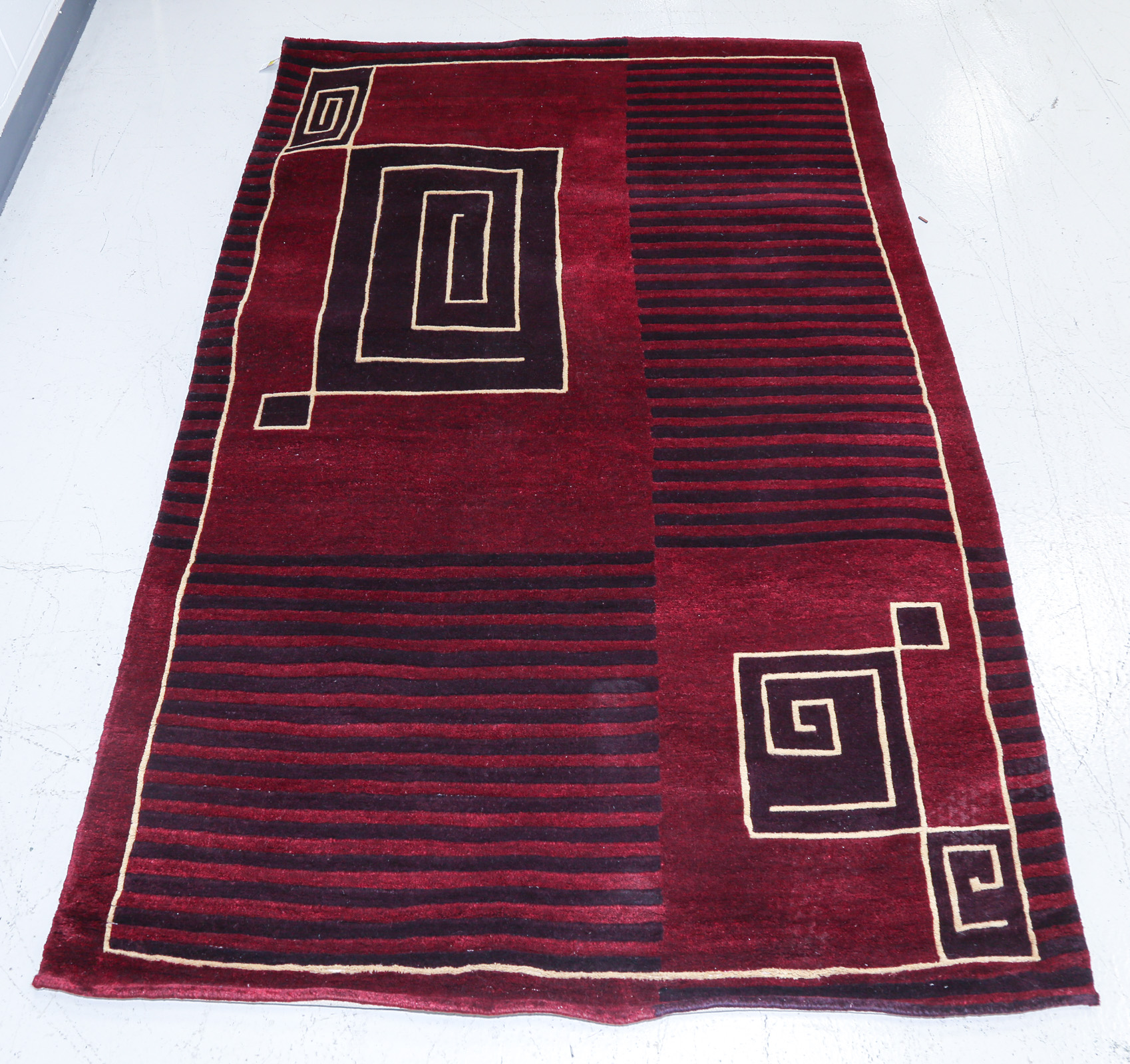 GEOMETRIC TUFTED RUG, 5 X 8 Modern;