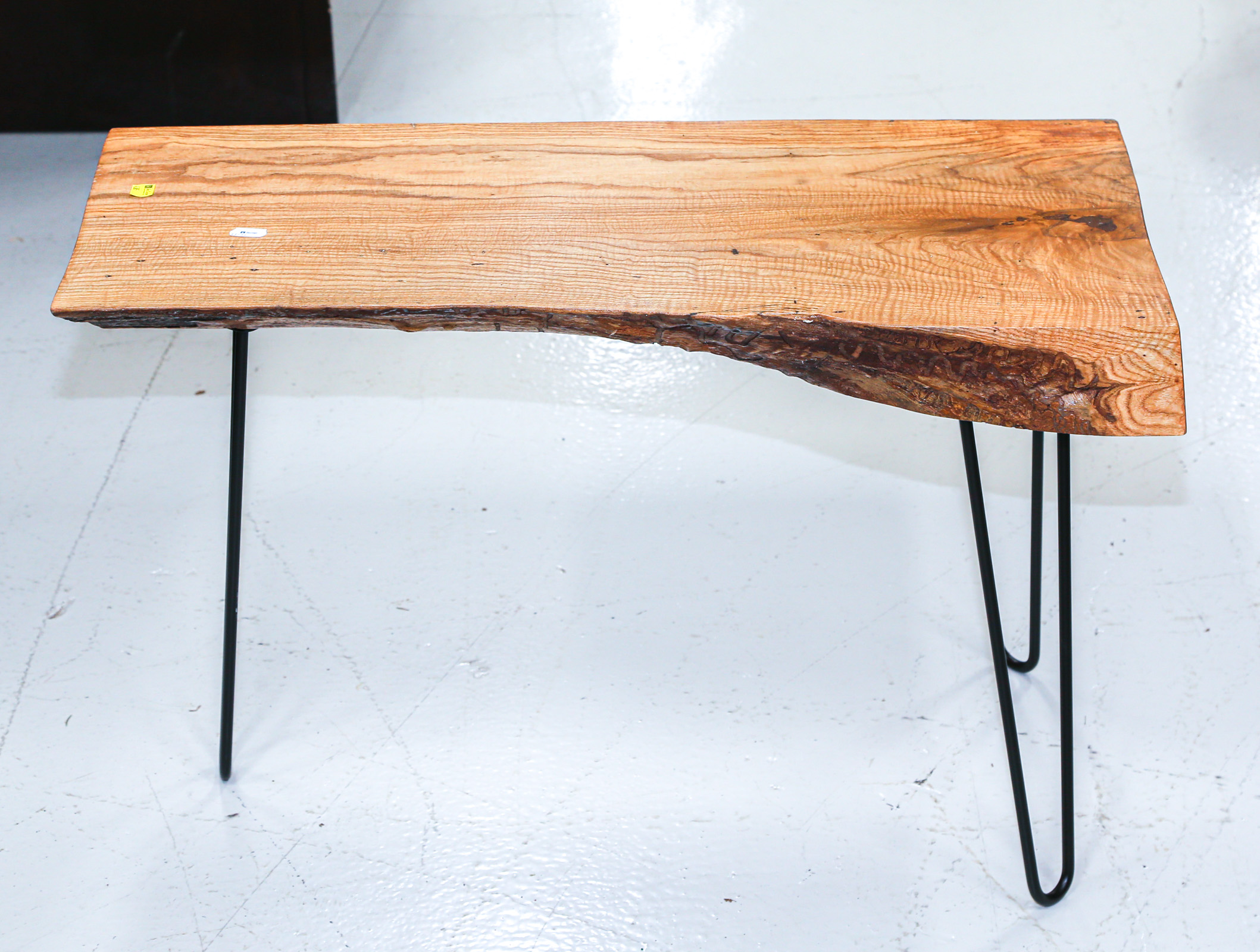 LIVE EDGE ASH SLAB SIDE TABLE Hand 2e8caa