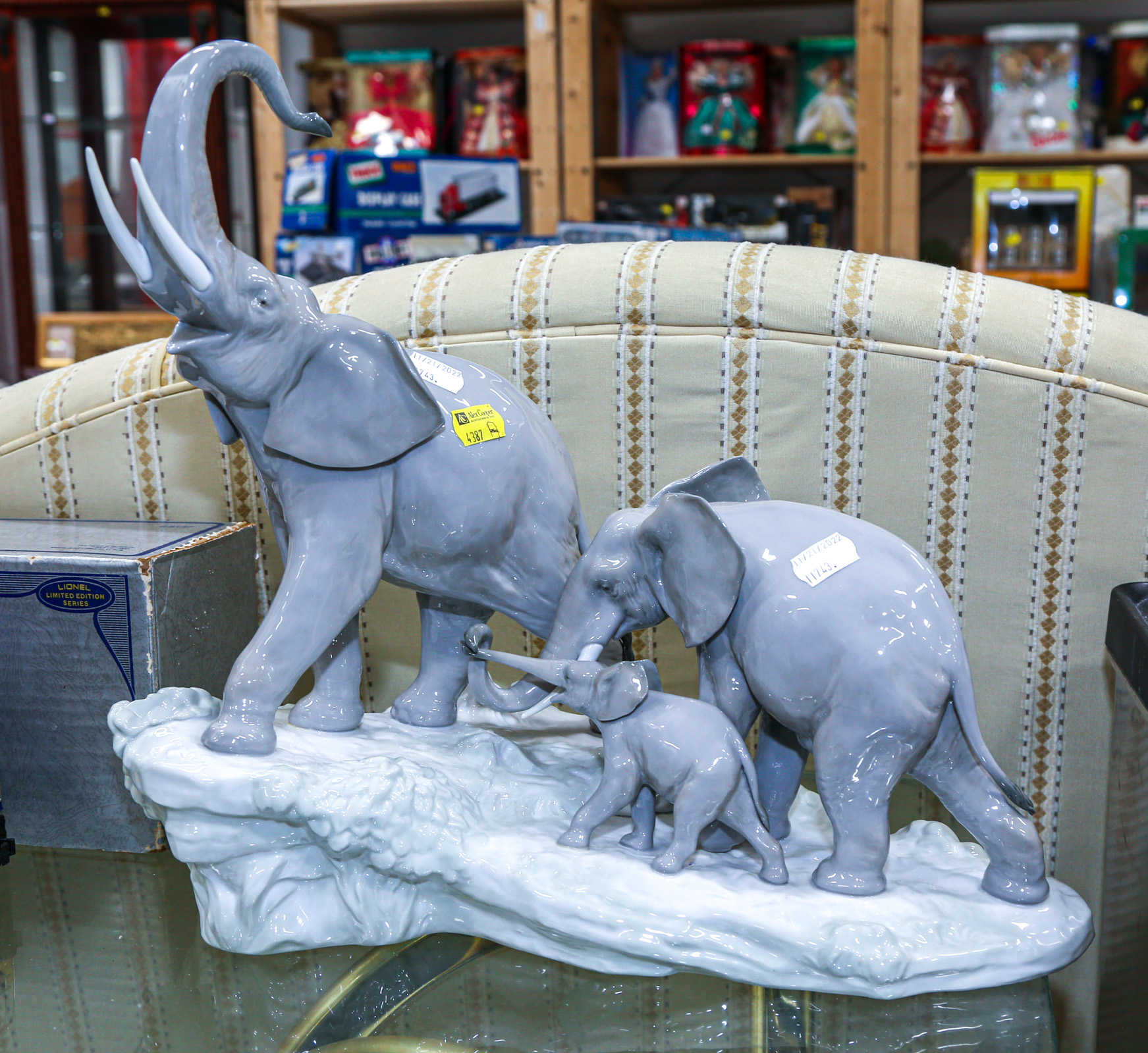 LARGE LLADRO ELEPHANT GROUPING 2e8db0