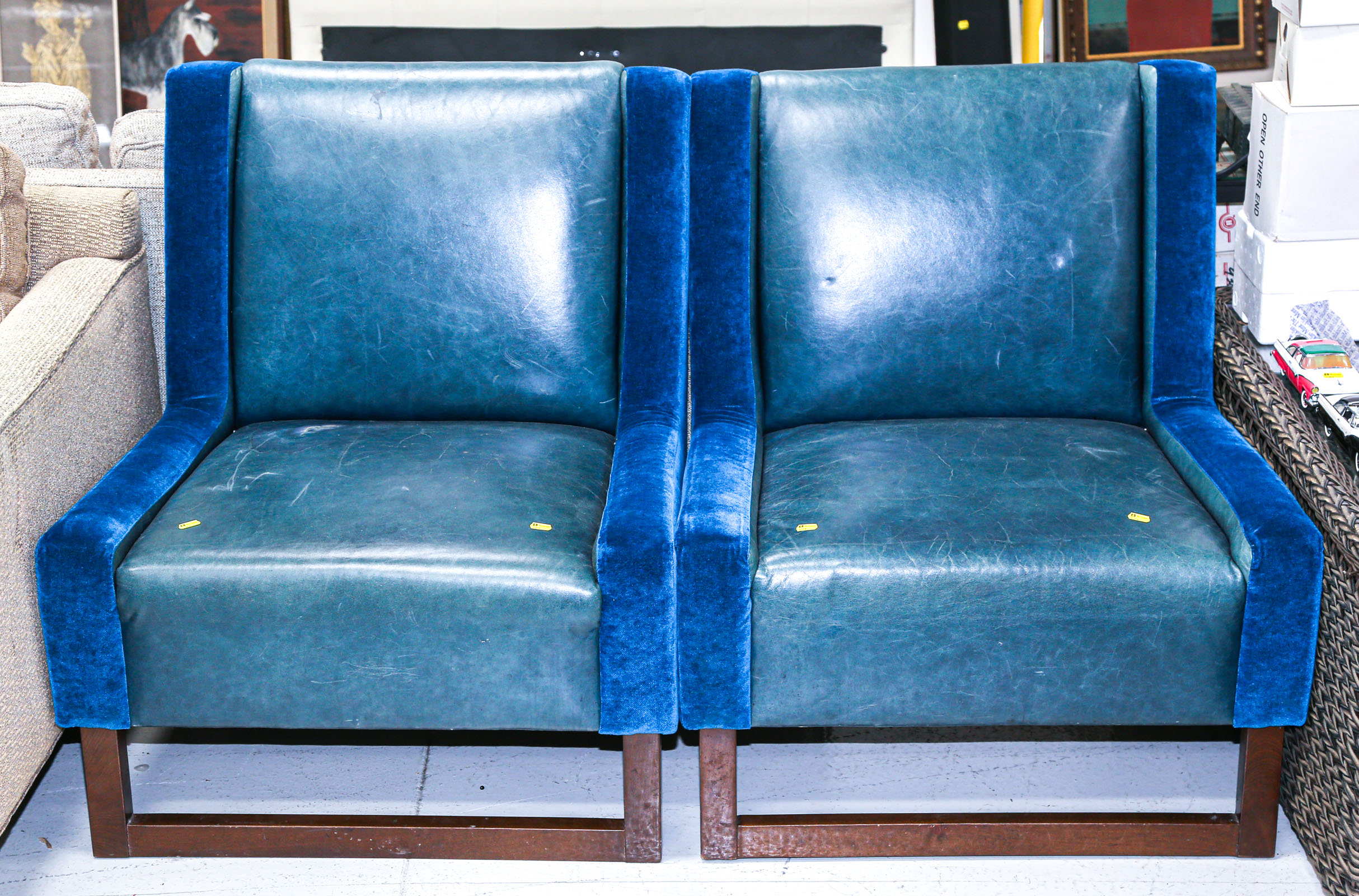 A PAIR OF 1960S MODERN CLUB CHAIRS 2e8db8