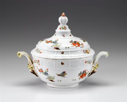 Meissen Koreanische Lowe pattern tureen