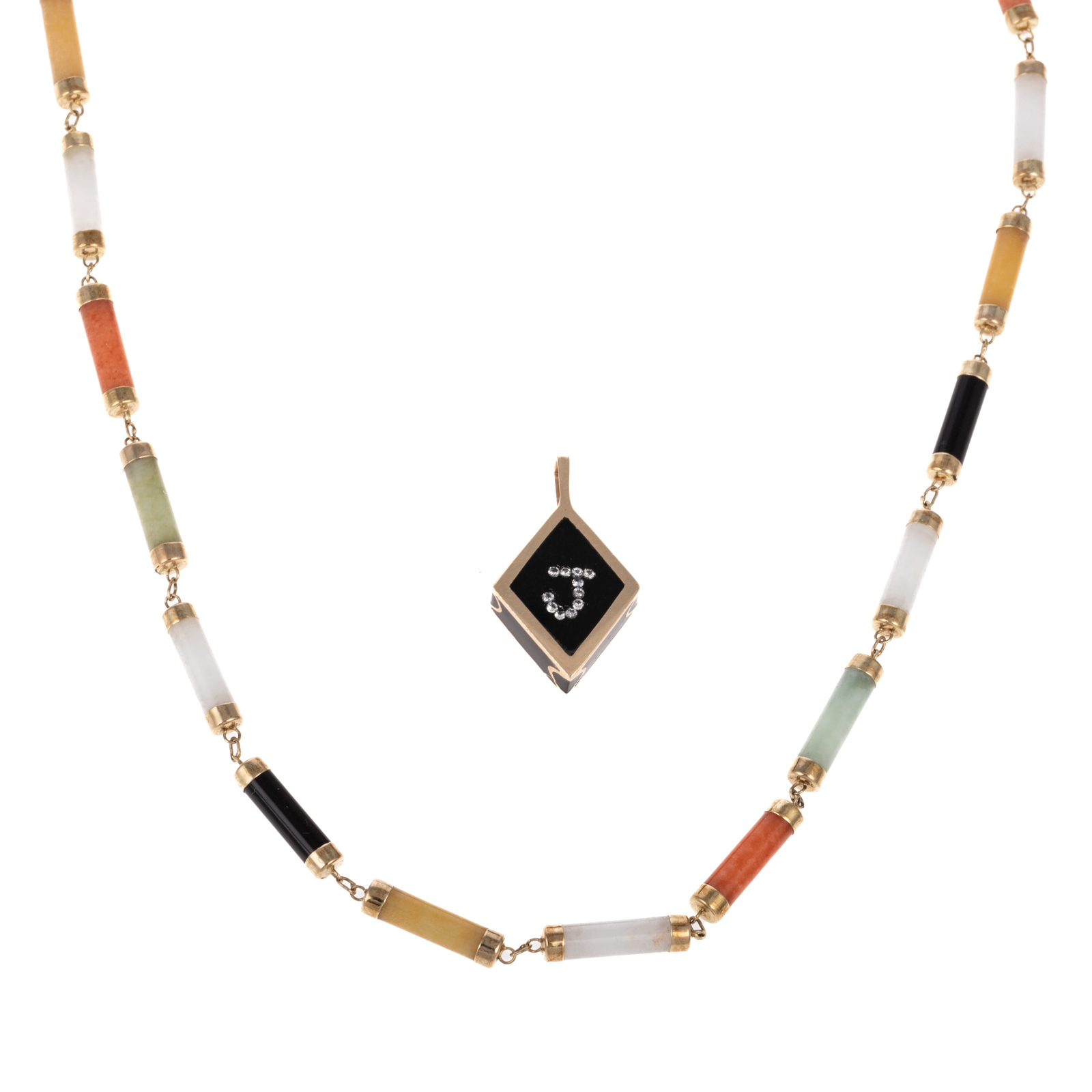 A HARDSTONE NECKLACE & PENDANT