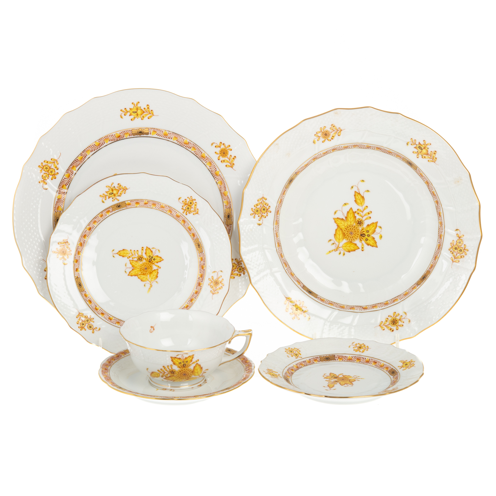 HEREND PORCELAIN CHINESE BOUQUET 2e91e5