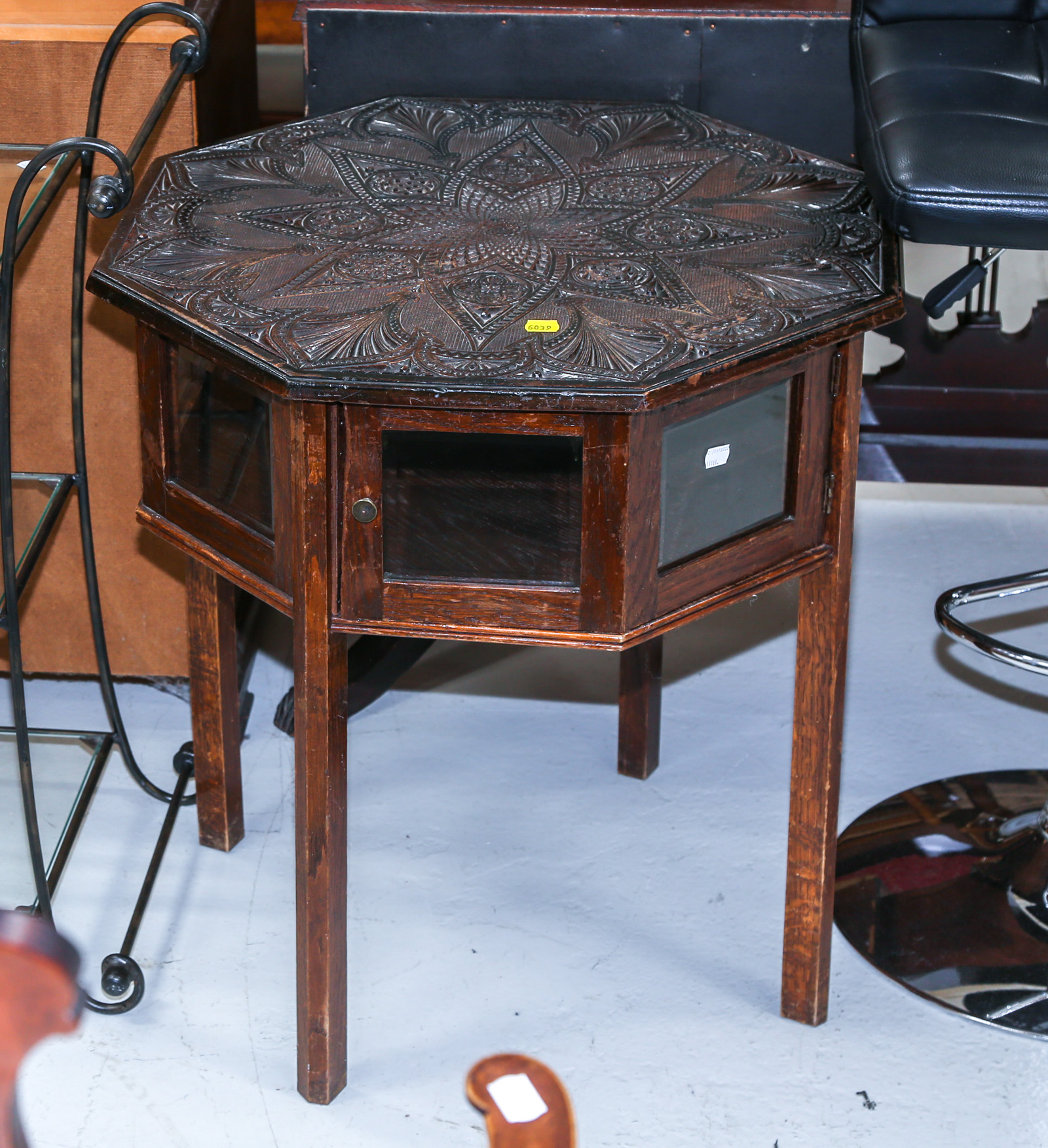 ANGLO-INDIAN STYLE VITRINE TABLE