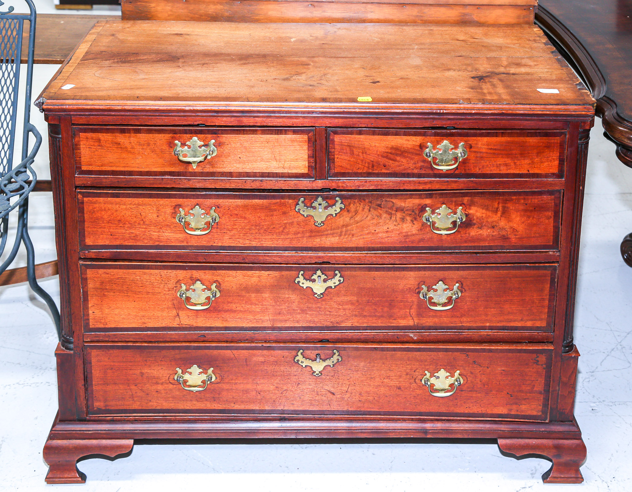 ANTIQUE CHIPPENDALE STYLE CHEST
