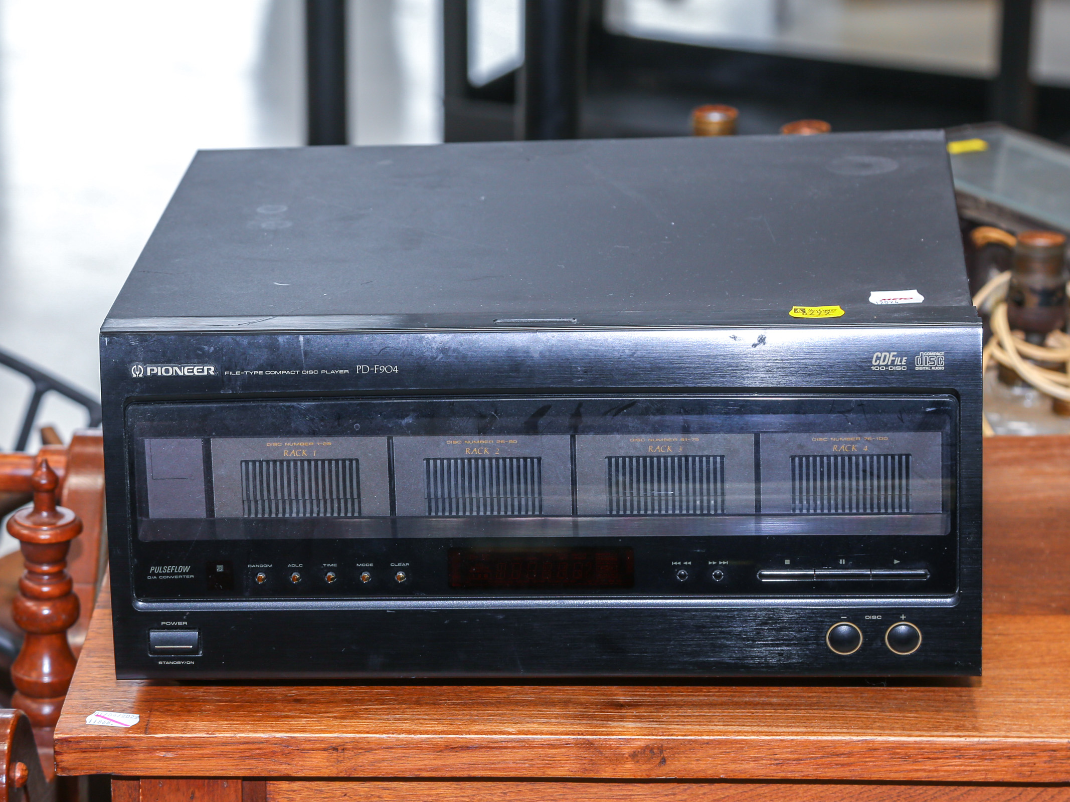 PIONEER 100 DISC CD PLAYER Model 2e92e7