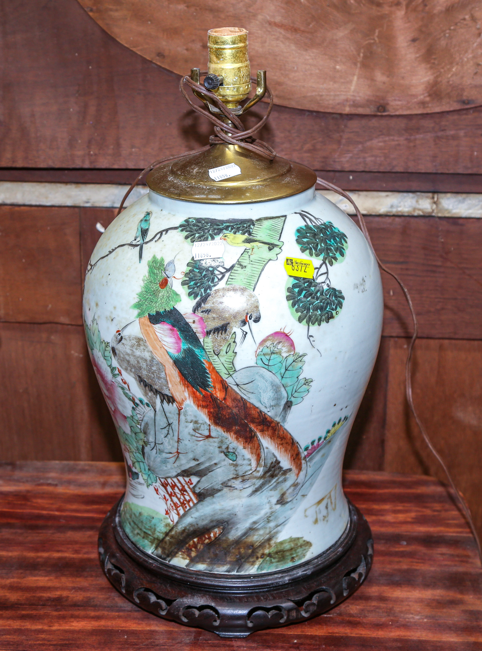 LARGE CHINESE EXPORT VASE MOUNTED