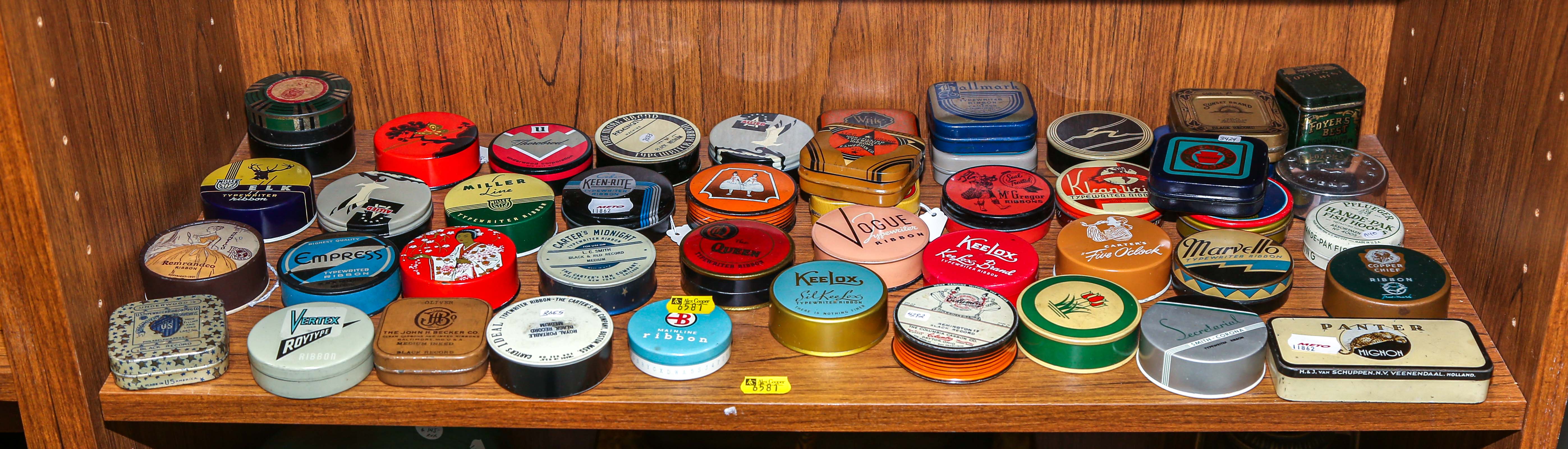 SHELF OF VINTAGE TYPEWRITER RIBBON 2e9401