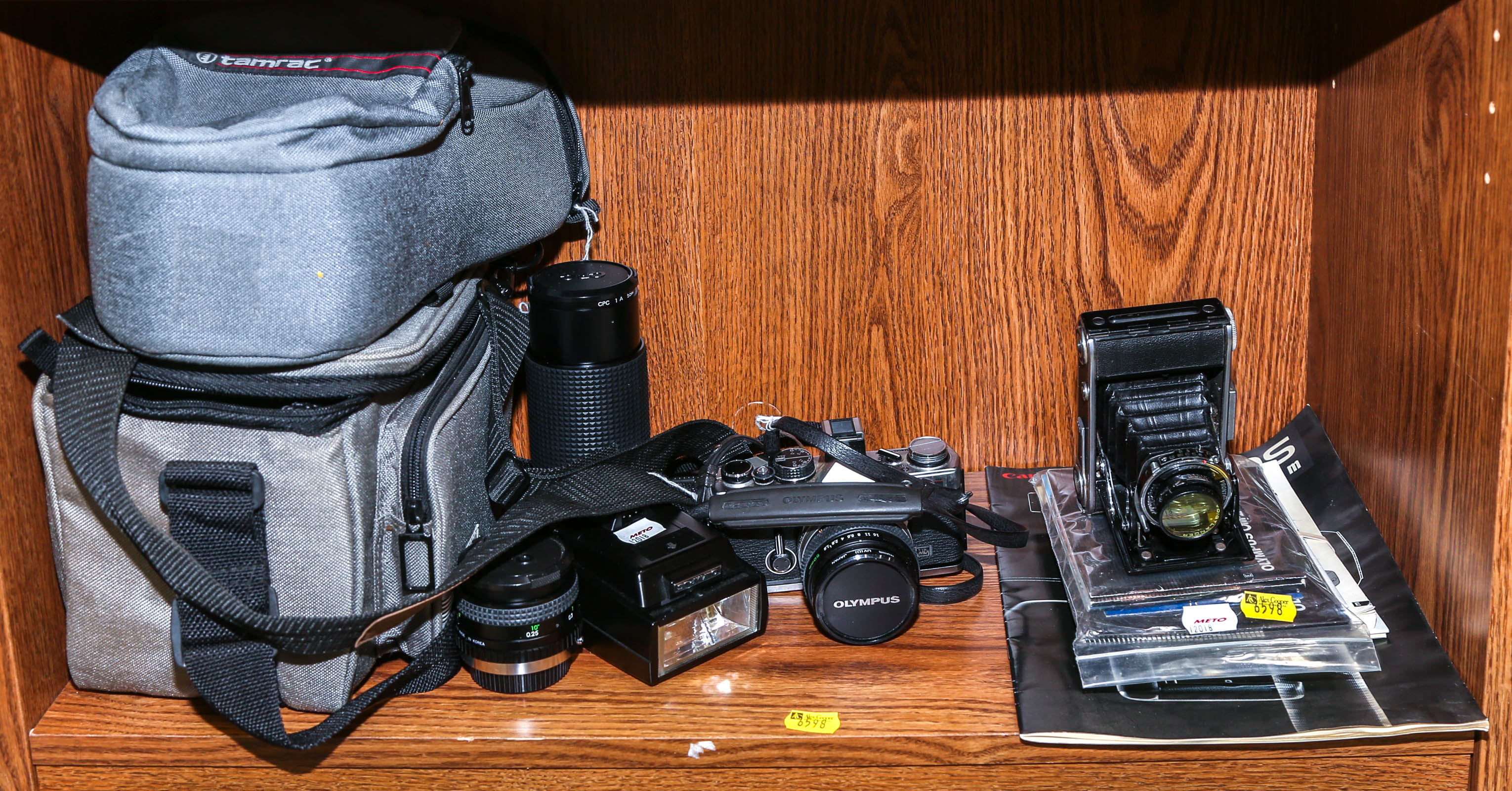 ASSORTED CAMERAS & ACCESSORIES