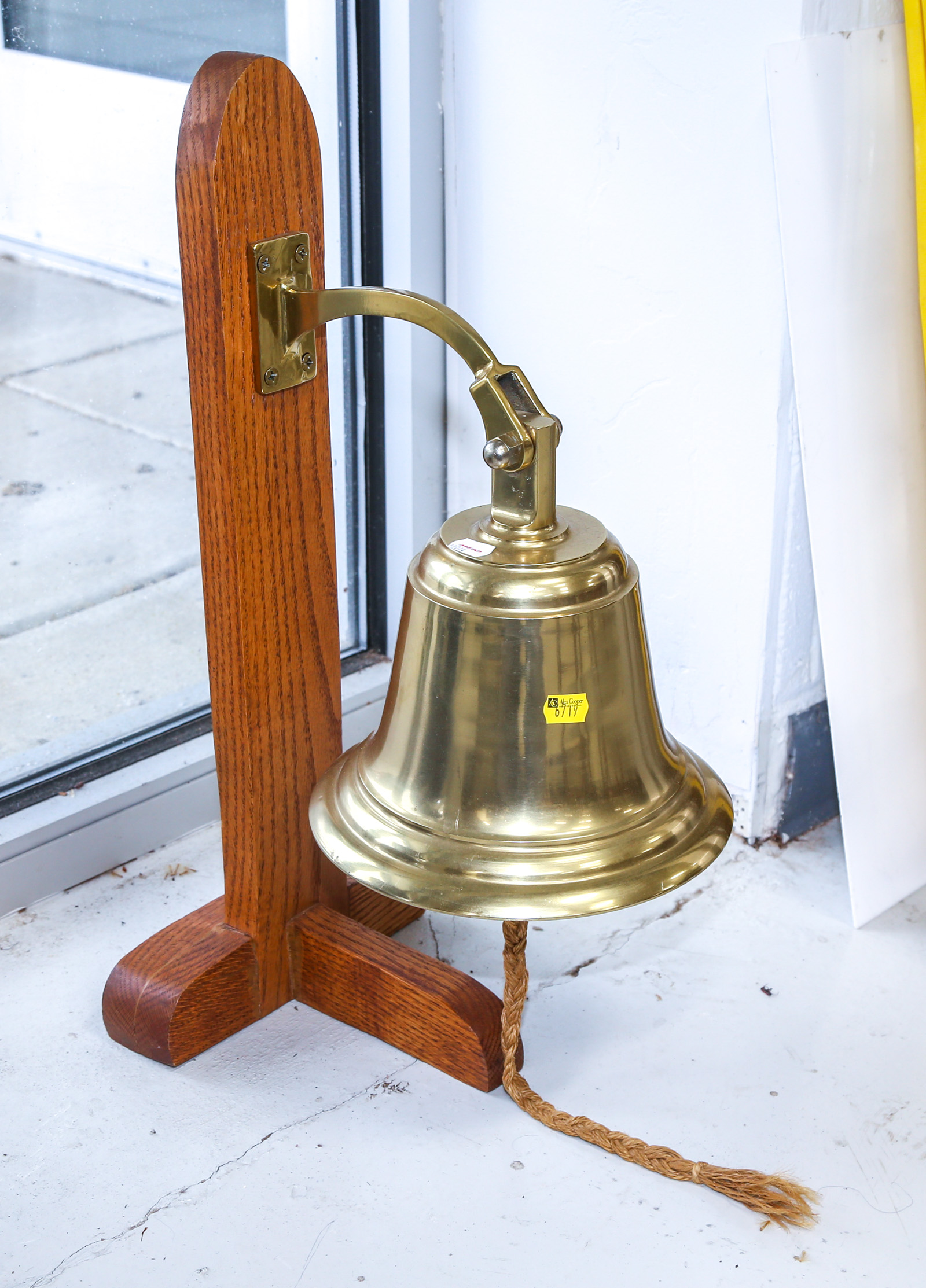 BRASS SHIP S BELL WITH OAK STAND 2e9484