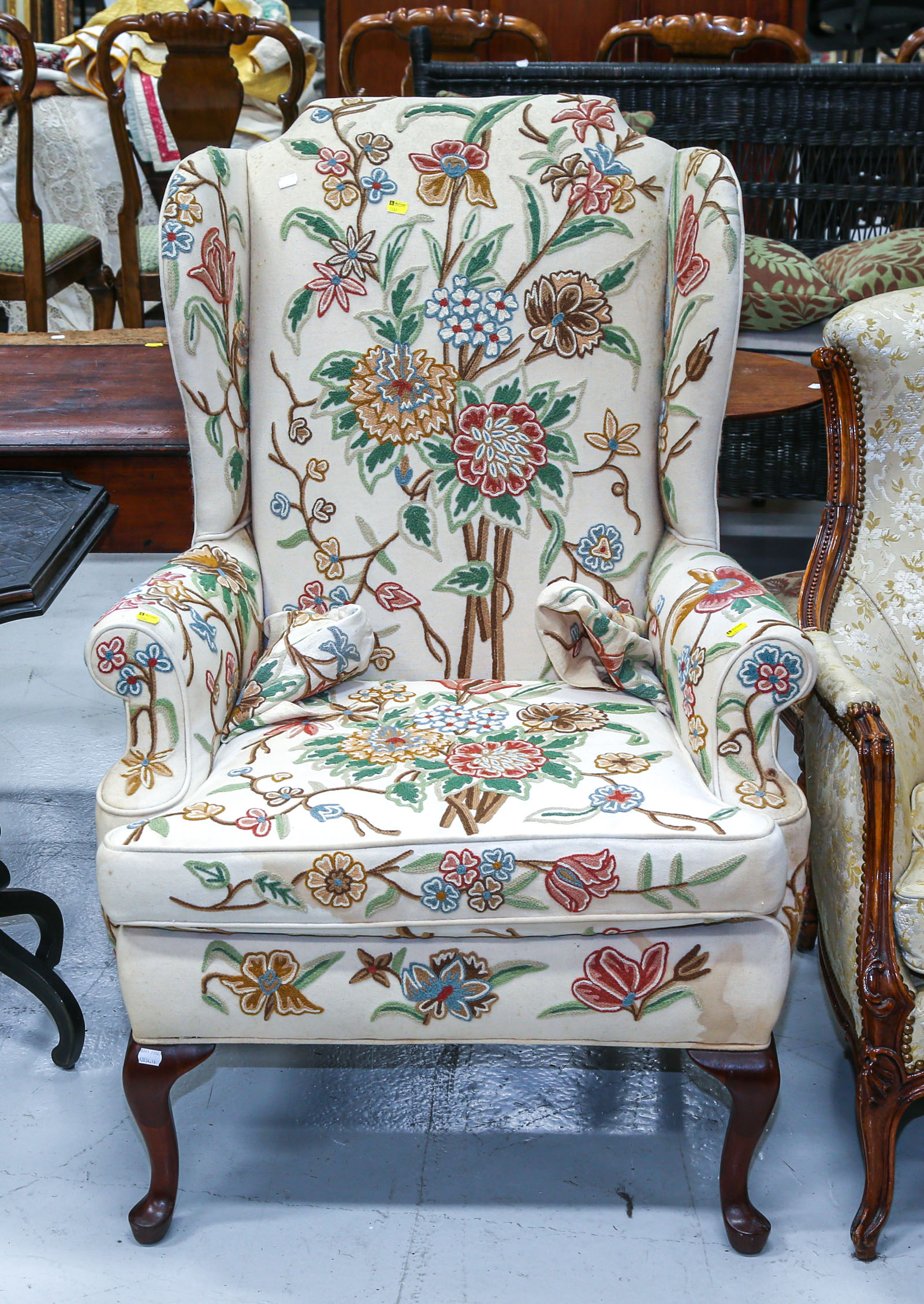 QUEEN ANNE STYLE WING CHAIR Key 2e96bc