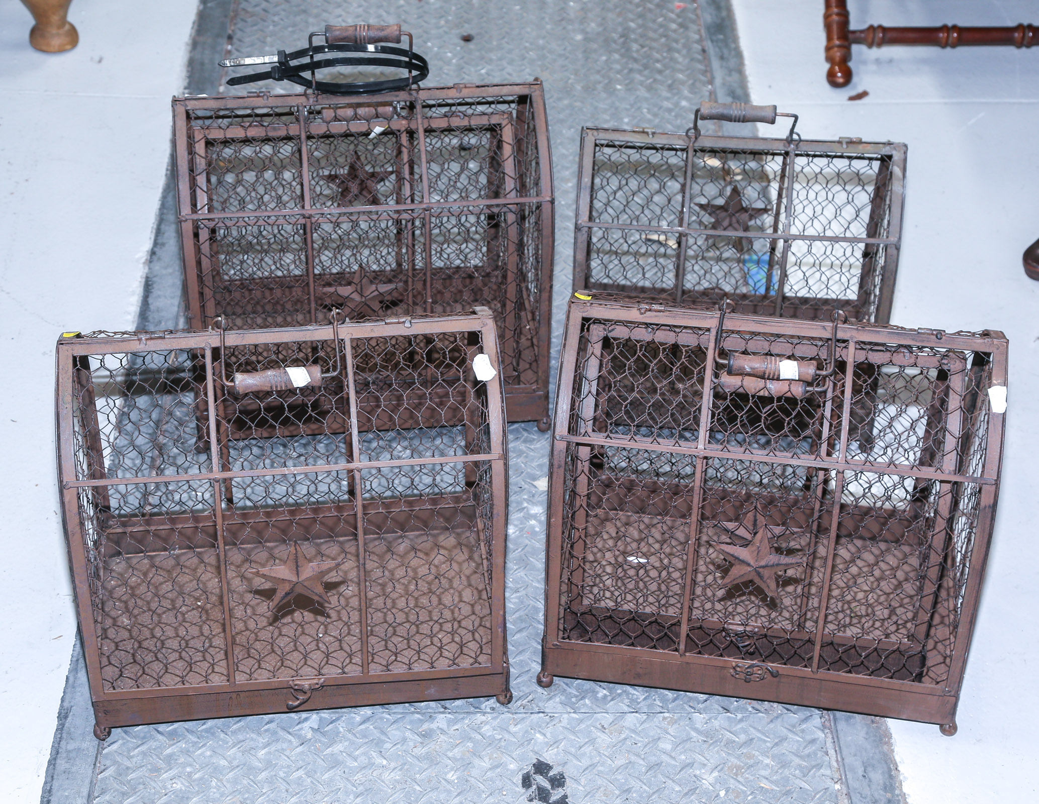 SIX DECORATIVE WIRE METAL PET CARRIERS 2e97c3