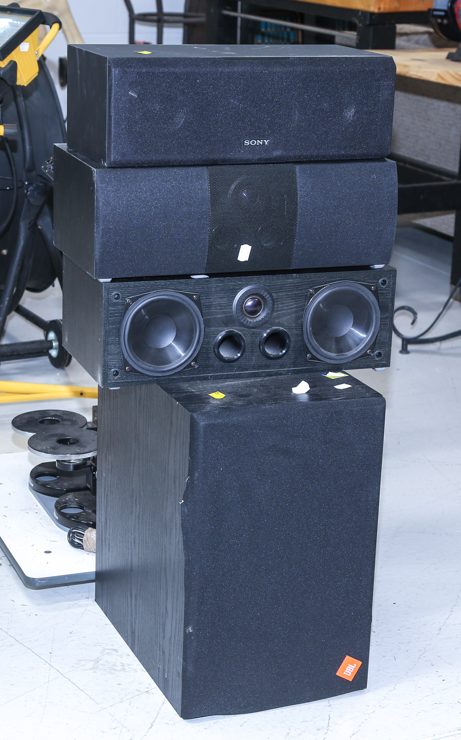 ASSORTED SPEAKERS Including JBL 2e984c