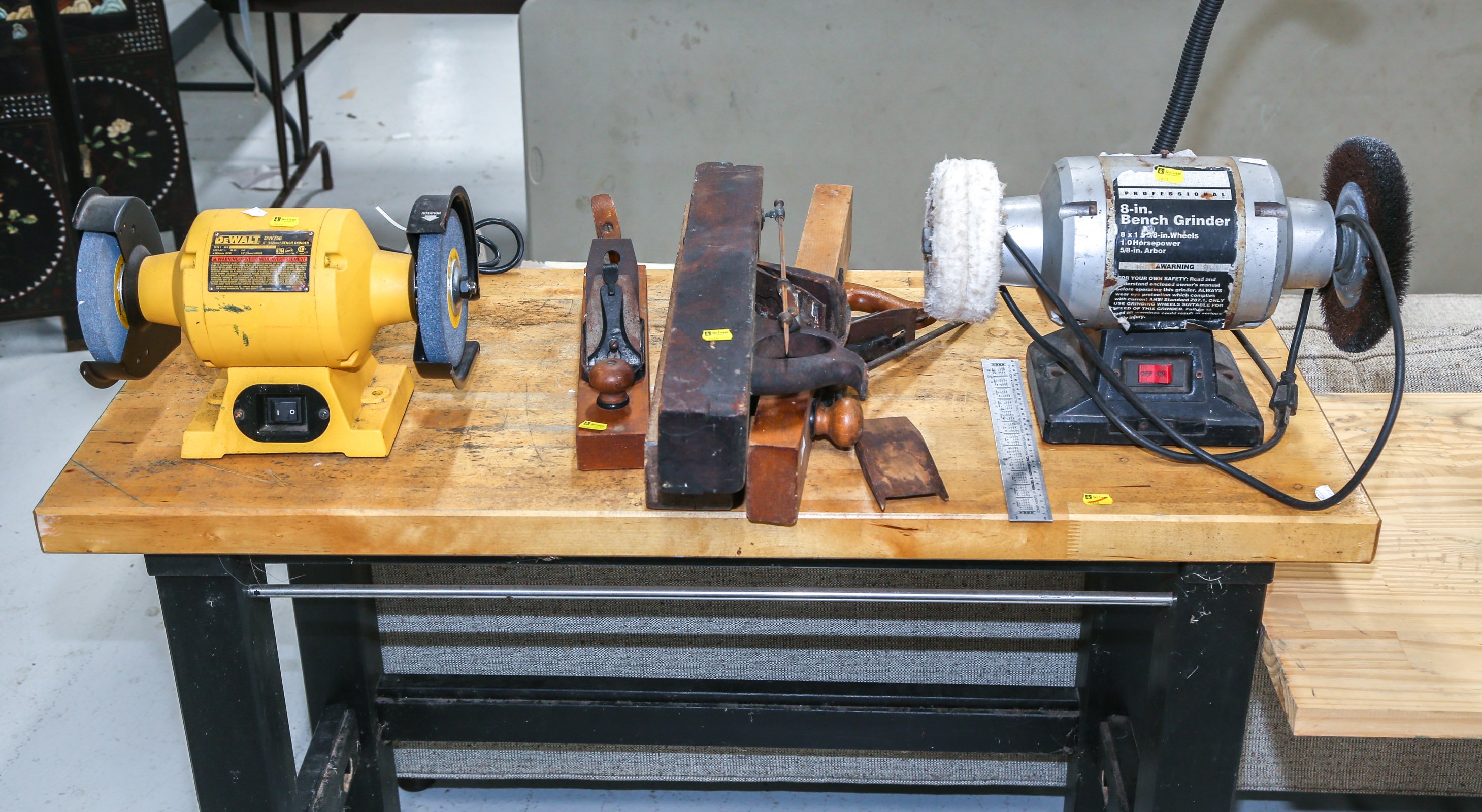 ASSORTED TOOLS Including wood planes,
