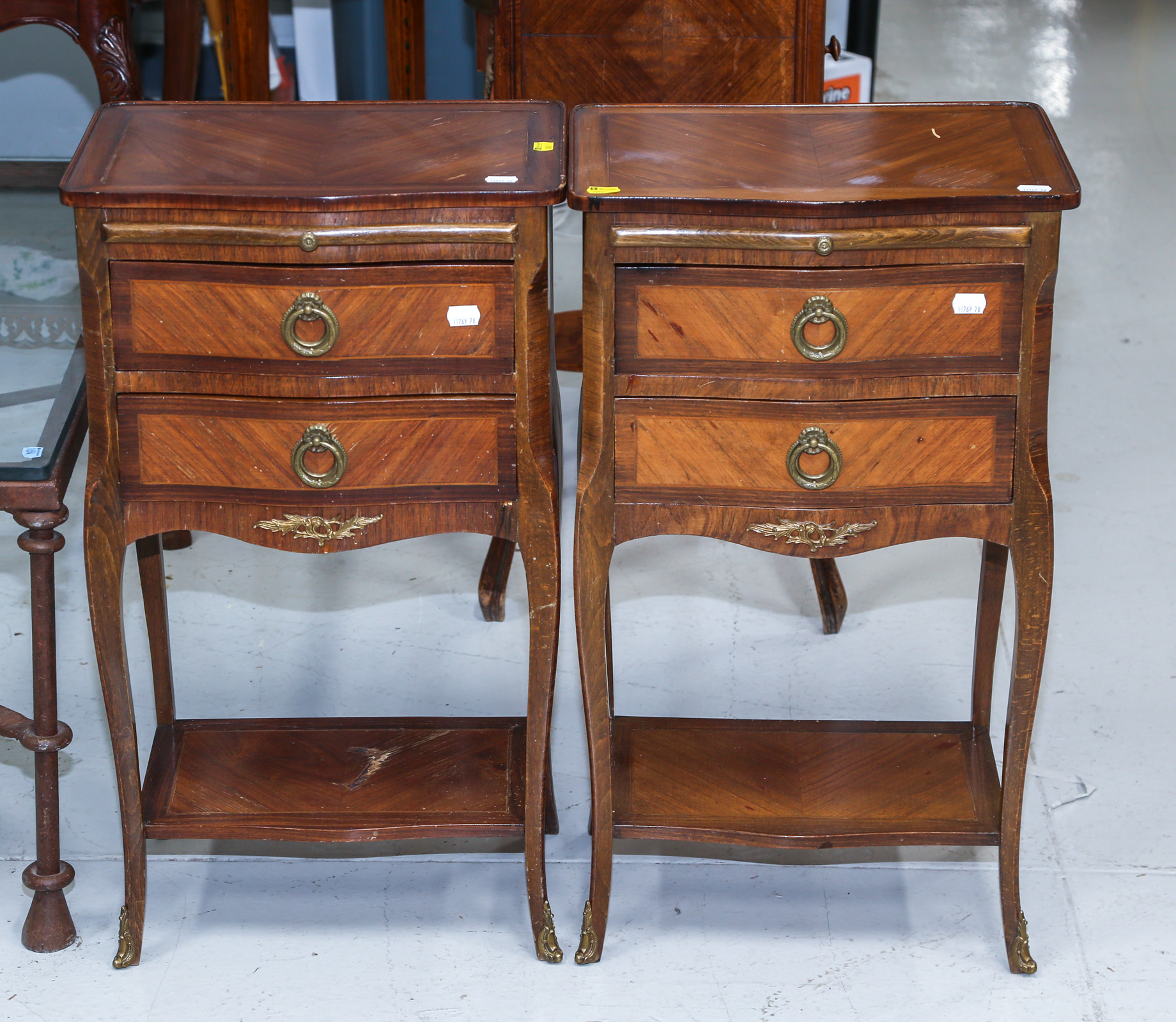 A PAIR OF FRENCH PROVINCIAL STYLE 2e987e
