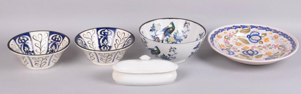 GROUP OF PORCELAIN AND POTTERYGROUP