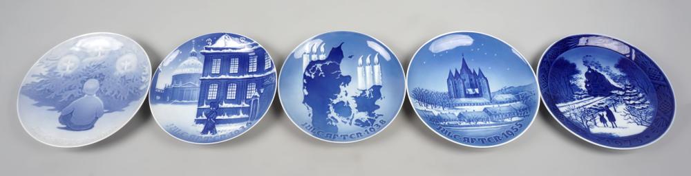 FOUR BING & GRONDAHL CHRISTMAS PLATES: