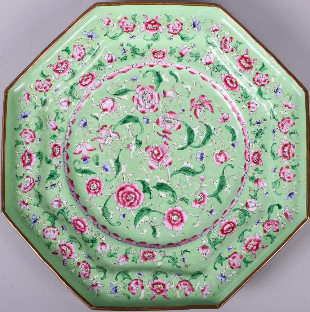 CHINESE FAMILLE ROSE ENAMELED OCTAGONAL 2ec263