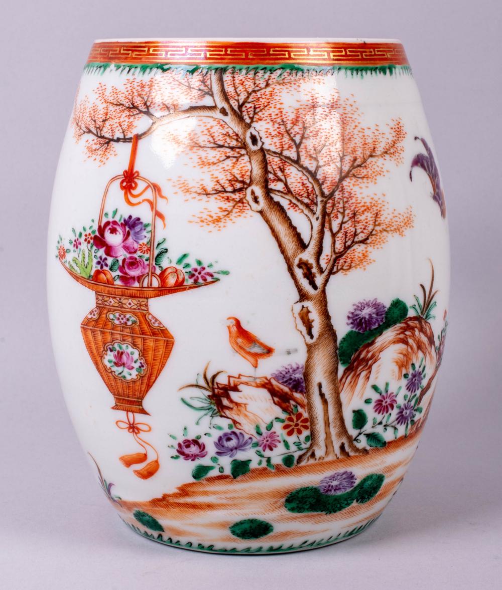 CHINESE EXPORT FAMILLE ROSE MUG  2ec337