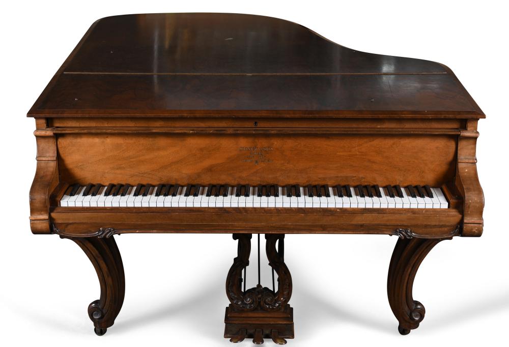 STEINWAY ROCOCO STYLE WALNUT GRAND 2ec35f