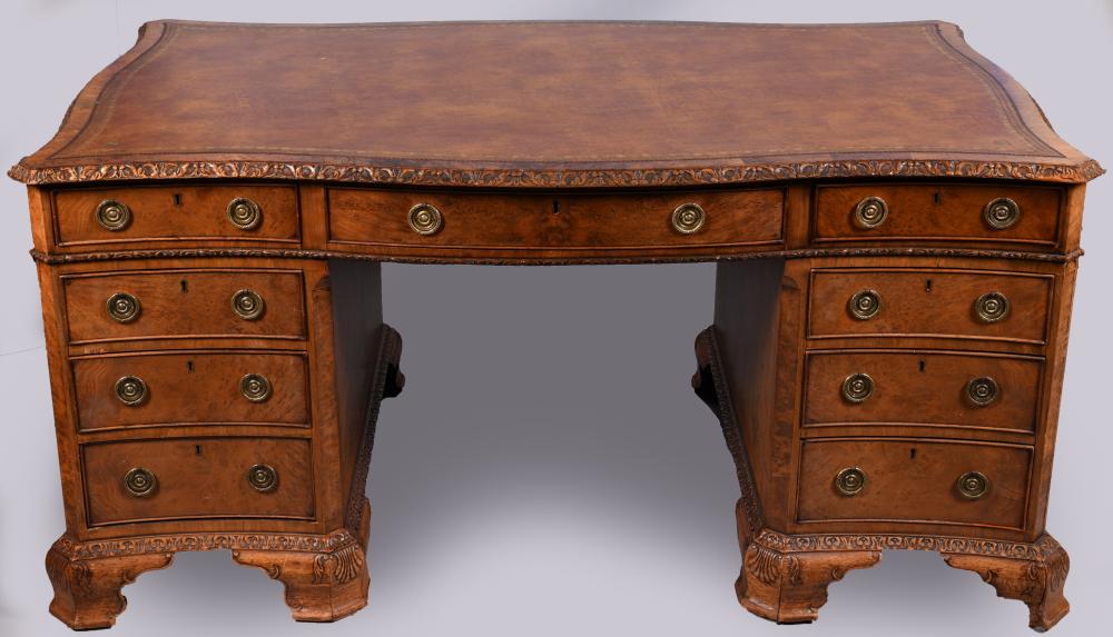 GEORGE II STYLE WALNUT PEDESTAL 2ec385