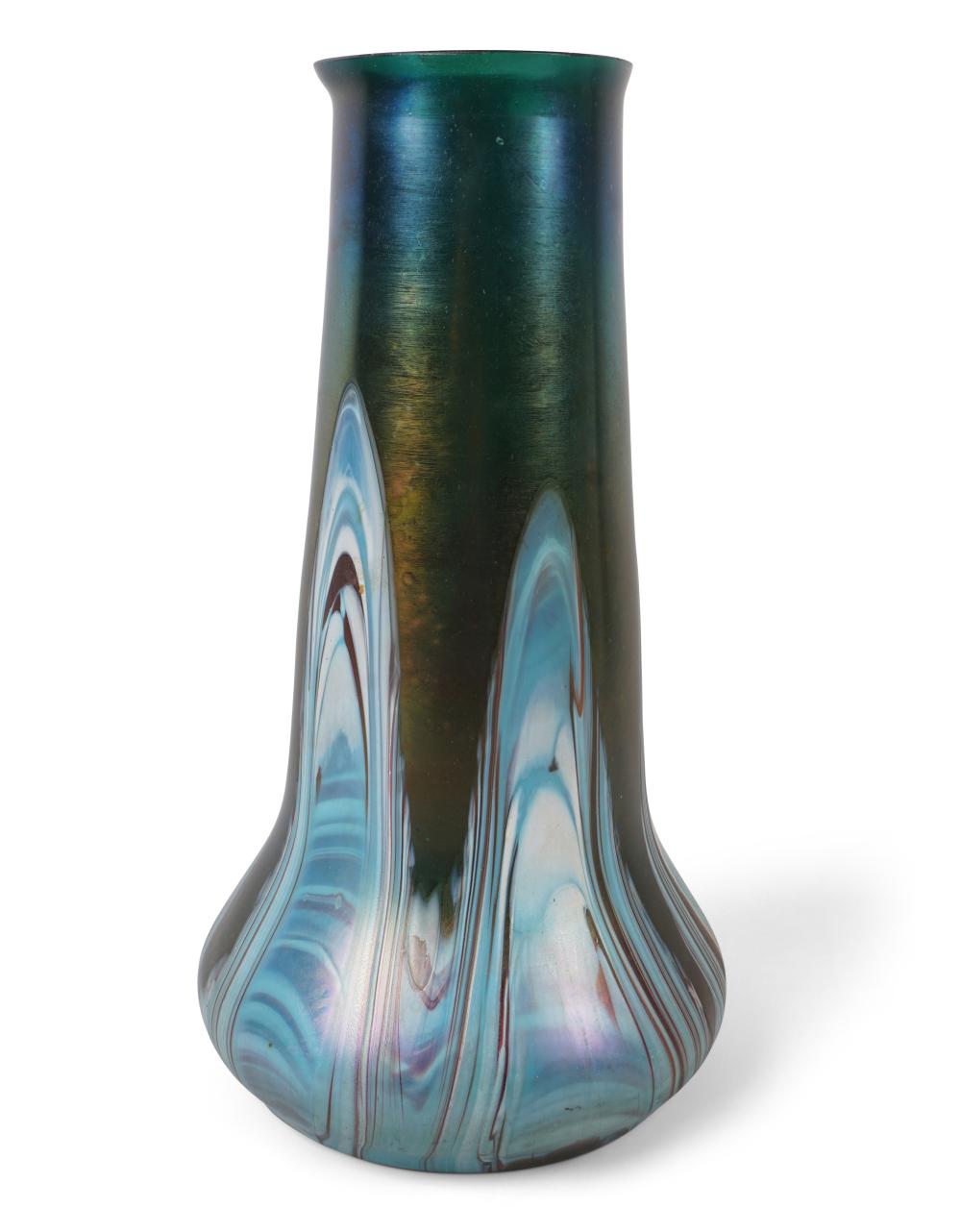 CONTINENTAL IRIDESCENT GLASS VASE 2ec3b2