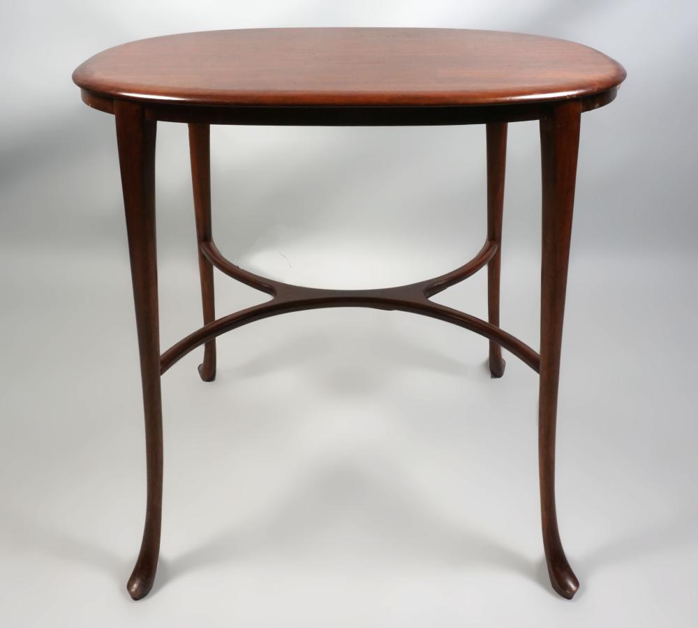 QUEEN ANNE STYLE OVAL MAHOGANY