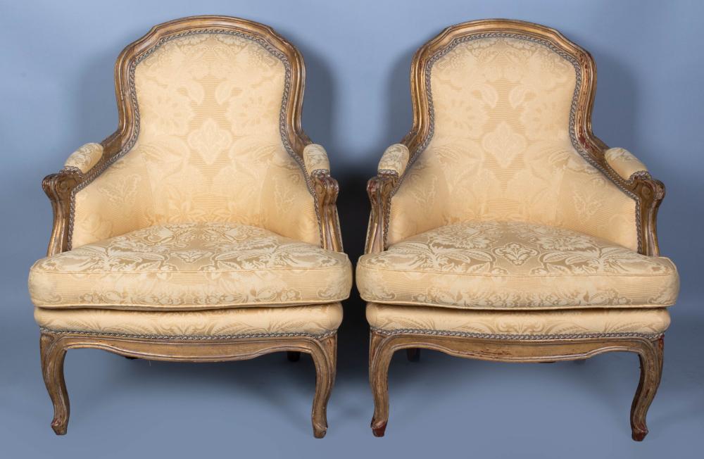 PAIR OF LOUIS XV STYLE GOLD PAINTED 2ec4c2