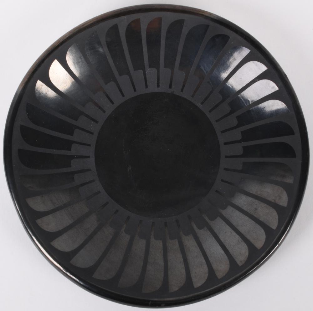 NATIVE AMERICAN BLACKWARE PLATE