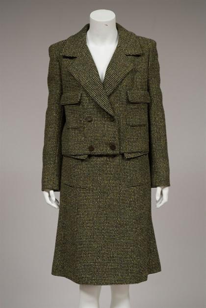 Tweed Chanel skirt suit fall 4ad72