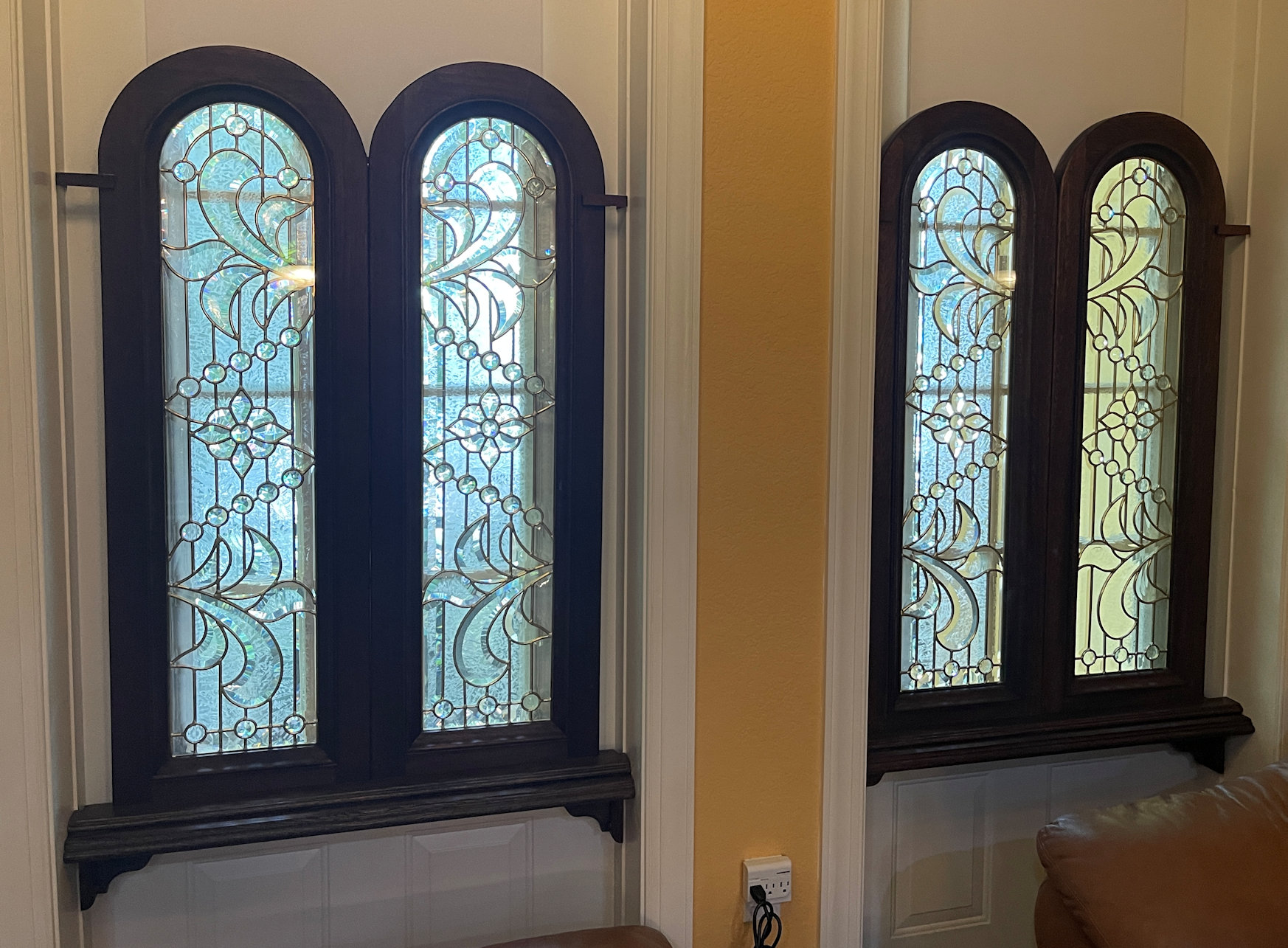 4 LEADED GLASS ARCHED WINDOWS: