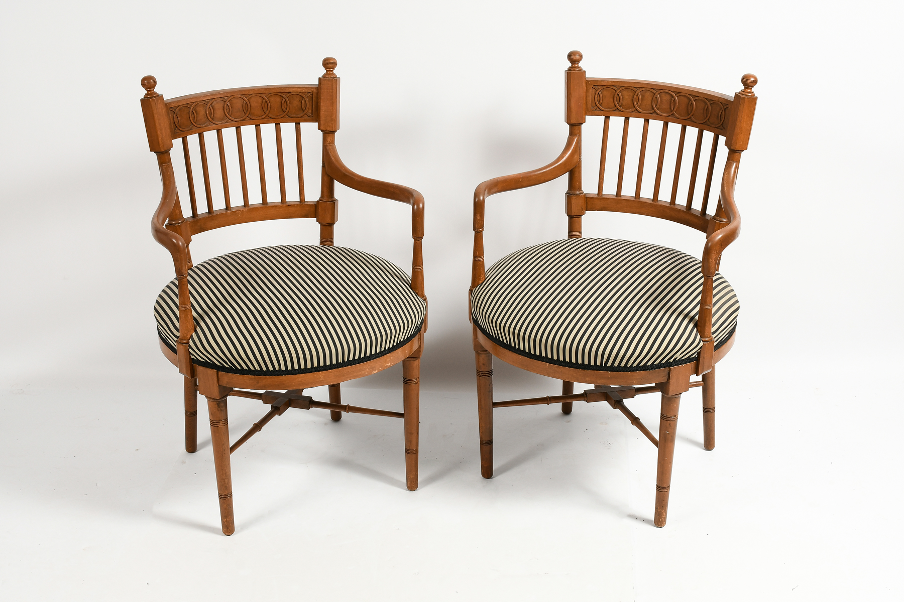 PAIR OF CARVED FRENCH ARMCHAIRS  2eca2a